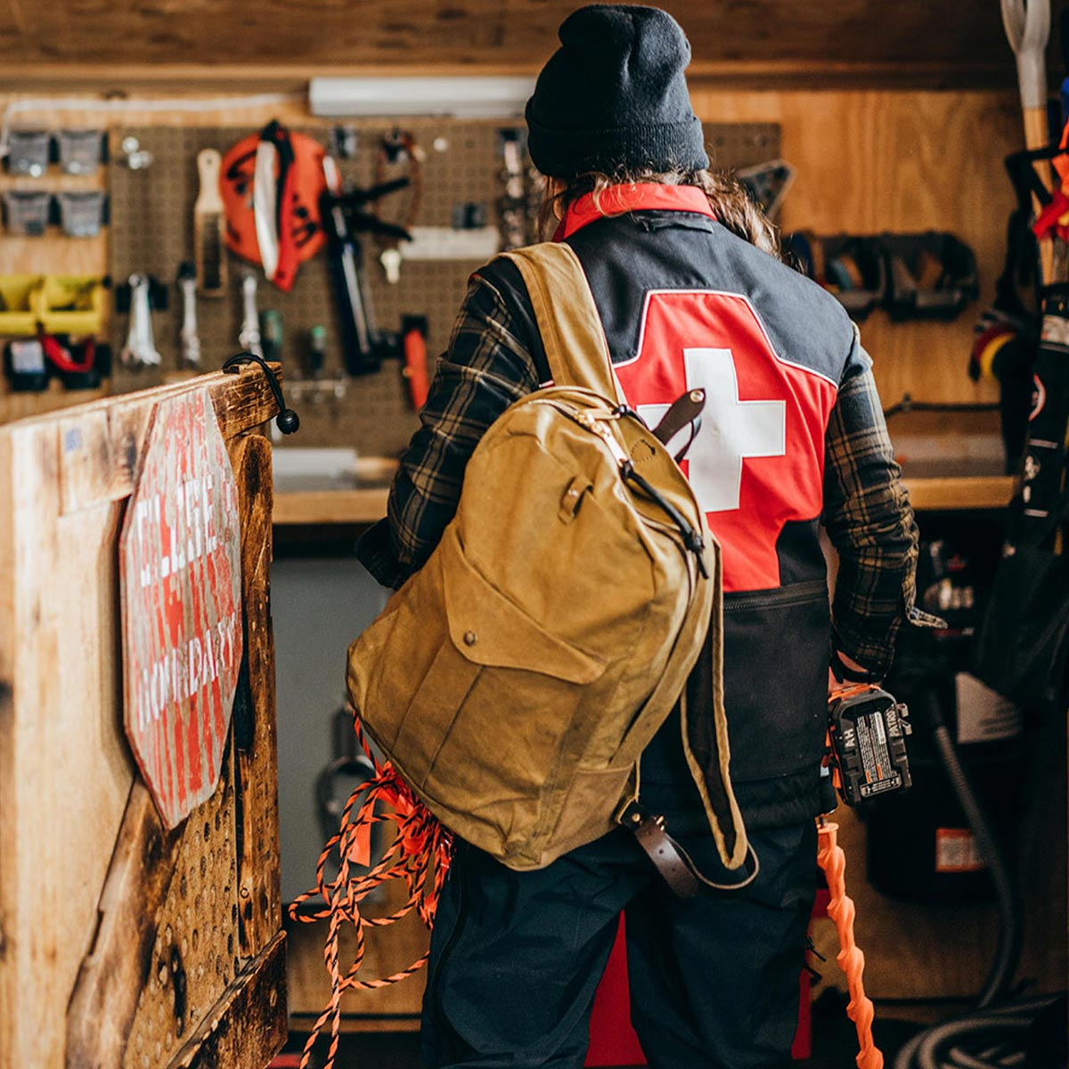 Filson hot sale journeyman backpack