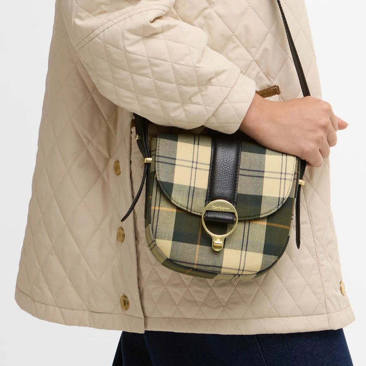 Barbour Elm Leather Crossbody Bag Ancient Tartan is the perfect blend of timeless elegance and everyday functionality. 