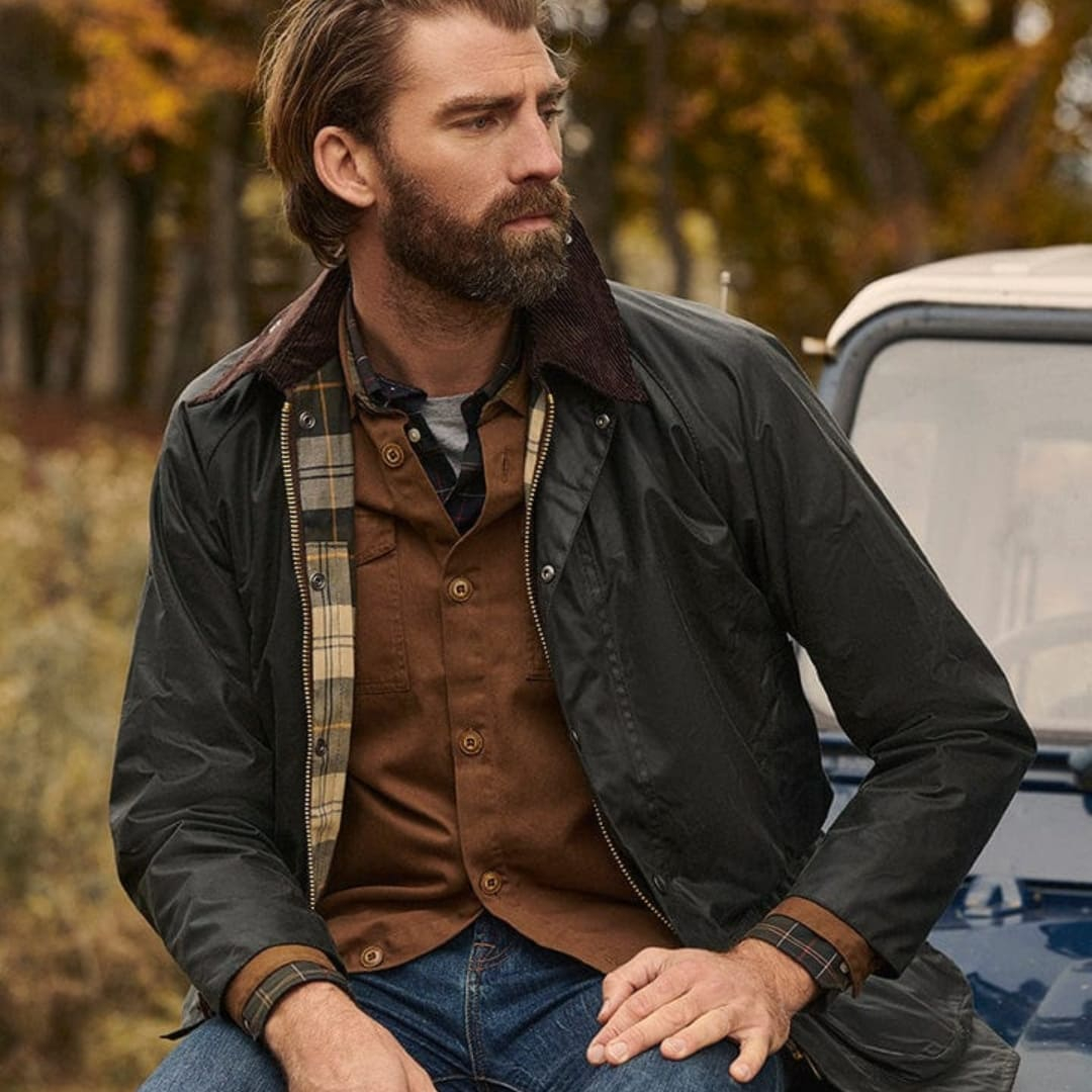 Barbour Bedale Wax Jacket Sage, corduroy kraag, kan open en gesloten gedragen worden