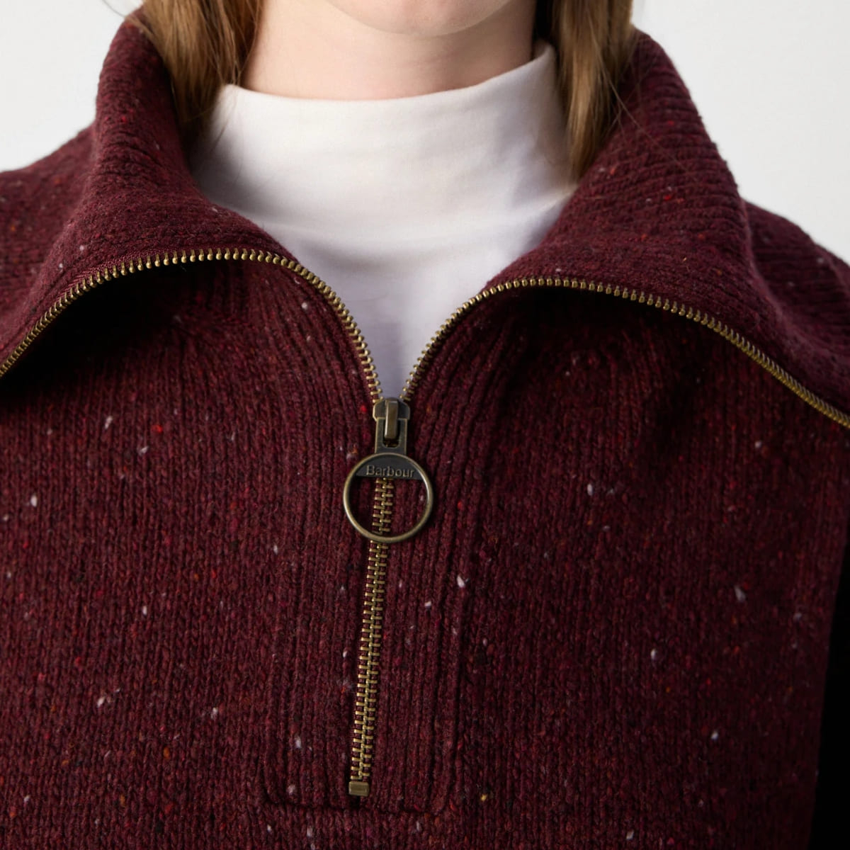 Barbour Lavensdale Half Zip Knitted Jumper Black Cherry is een elegante must-have gebreide trui.