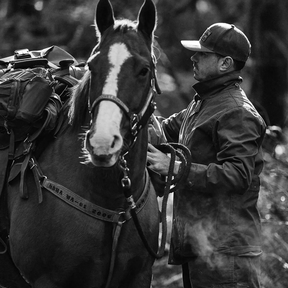 Filson Cover Cloth Mile Marker Coat Black, conische, lichtgewicht gewaxte canvas jas; klassieke favoriet voor veelzijdig, all-season comfort