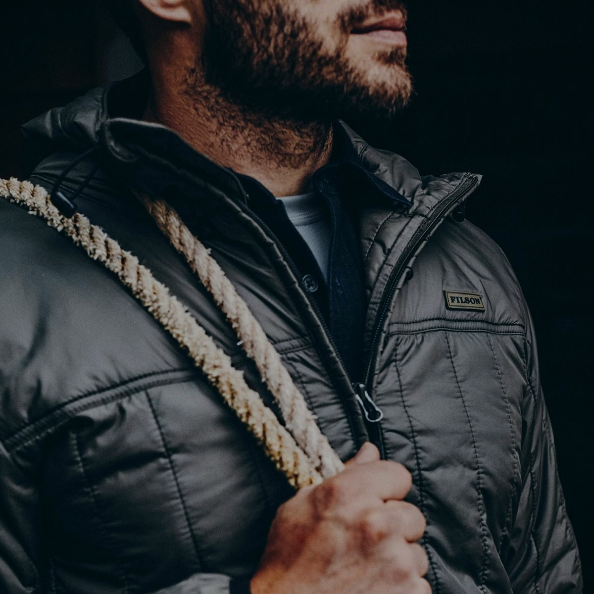 Filson Ultralight Hooded Jacket Black, lichtgewicht jas met uitzonderlijke warmte-gewichtsverhouding
