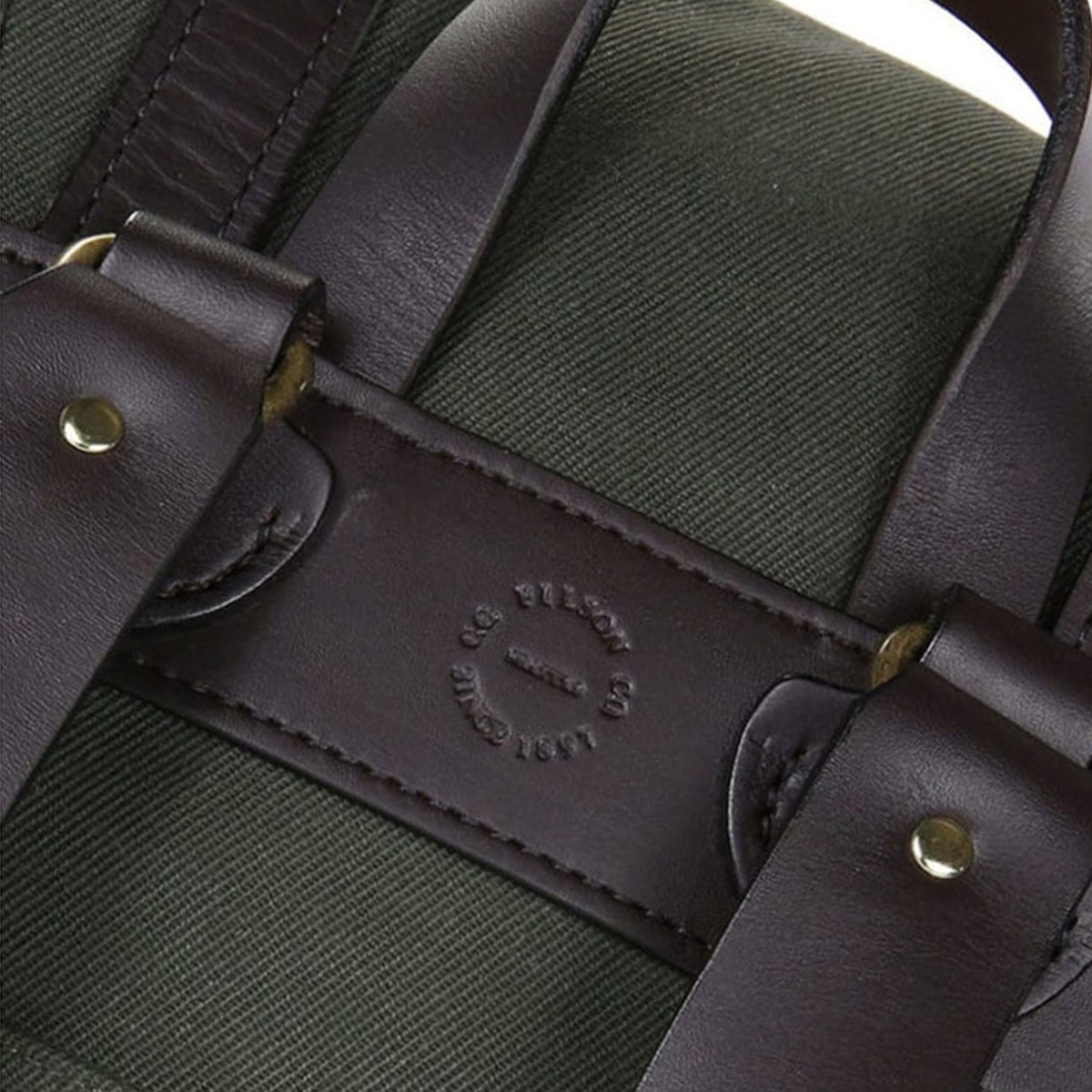 Filson Large Rucksack Otter Green, detail stamp on back