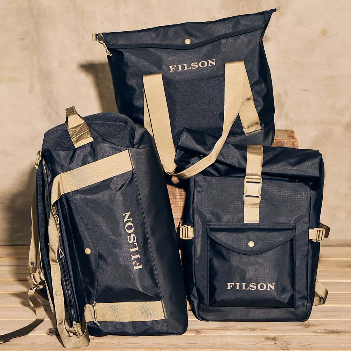 Filson Bag Black/Covert Collectie, eigenschappen uitgelegd zijkant