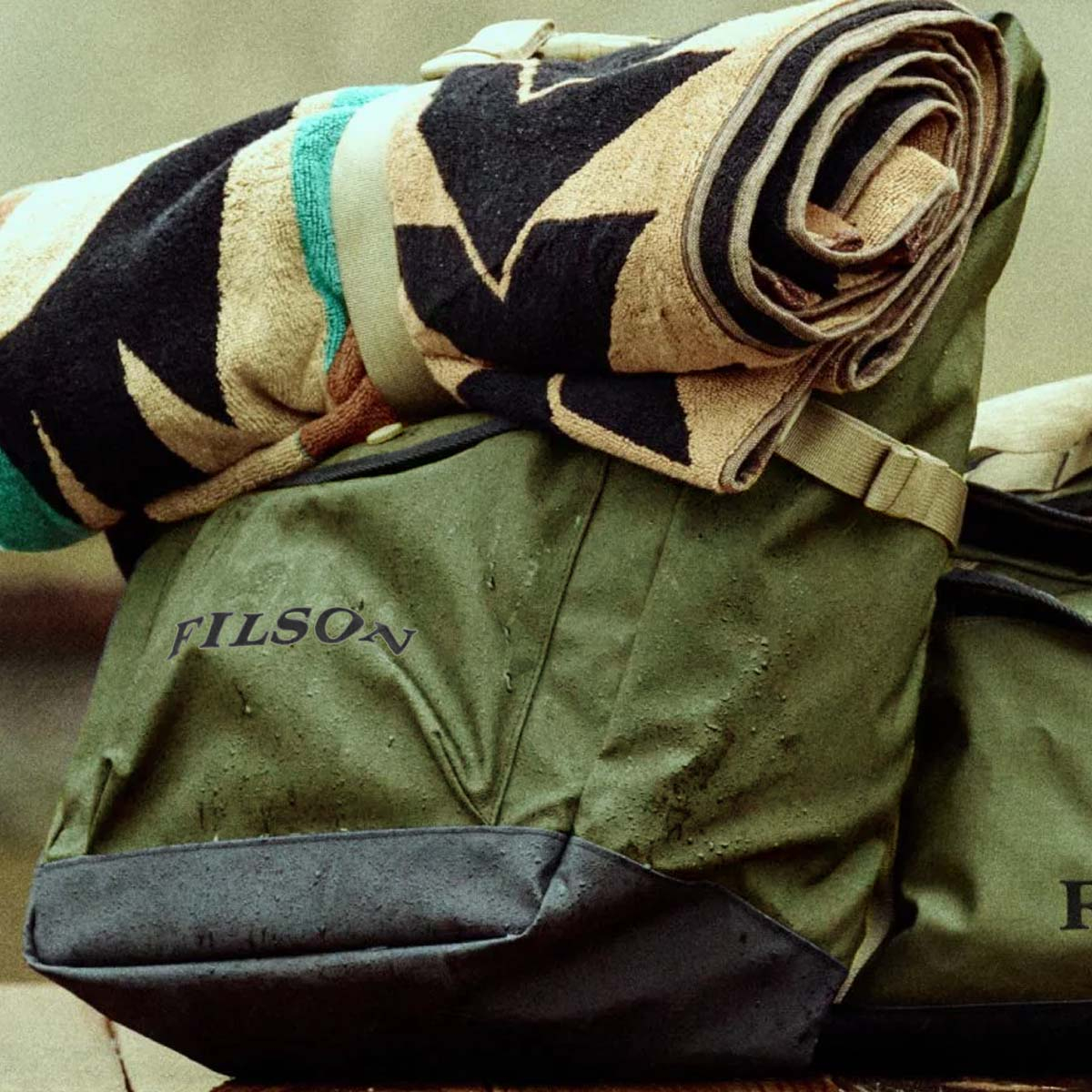 Filson Scout Backpack Olive/Black/Covert, Waterbestendige Roll-Top Rugzak voor Elk Avontuur