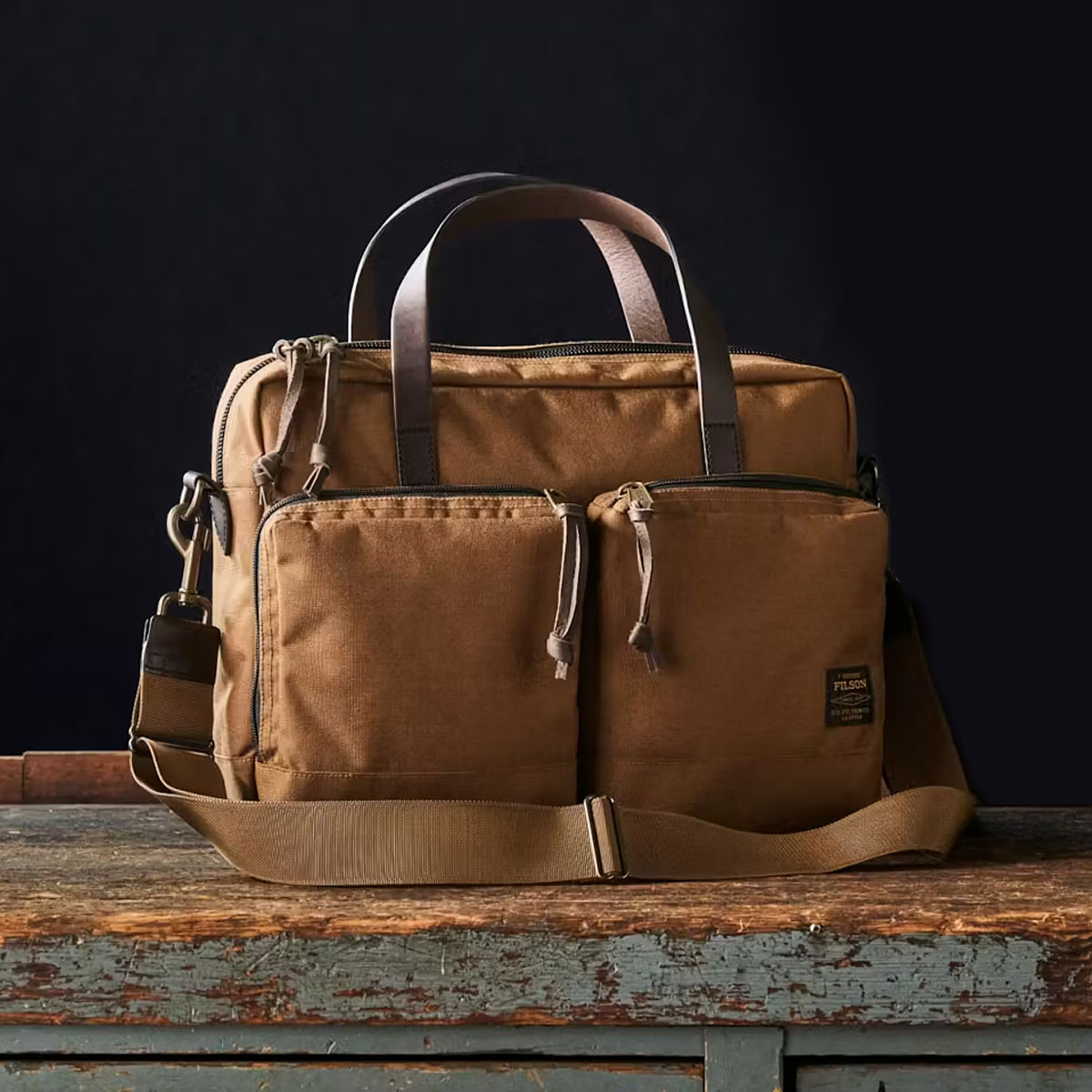 Filson Dryden Briefcase Whiskey, lichtgewicht en slijtvaste briefcase voor veelzijdig gebruik onder alle omstandigheden