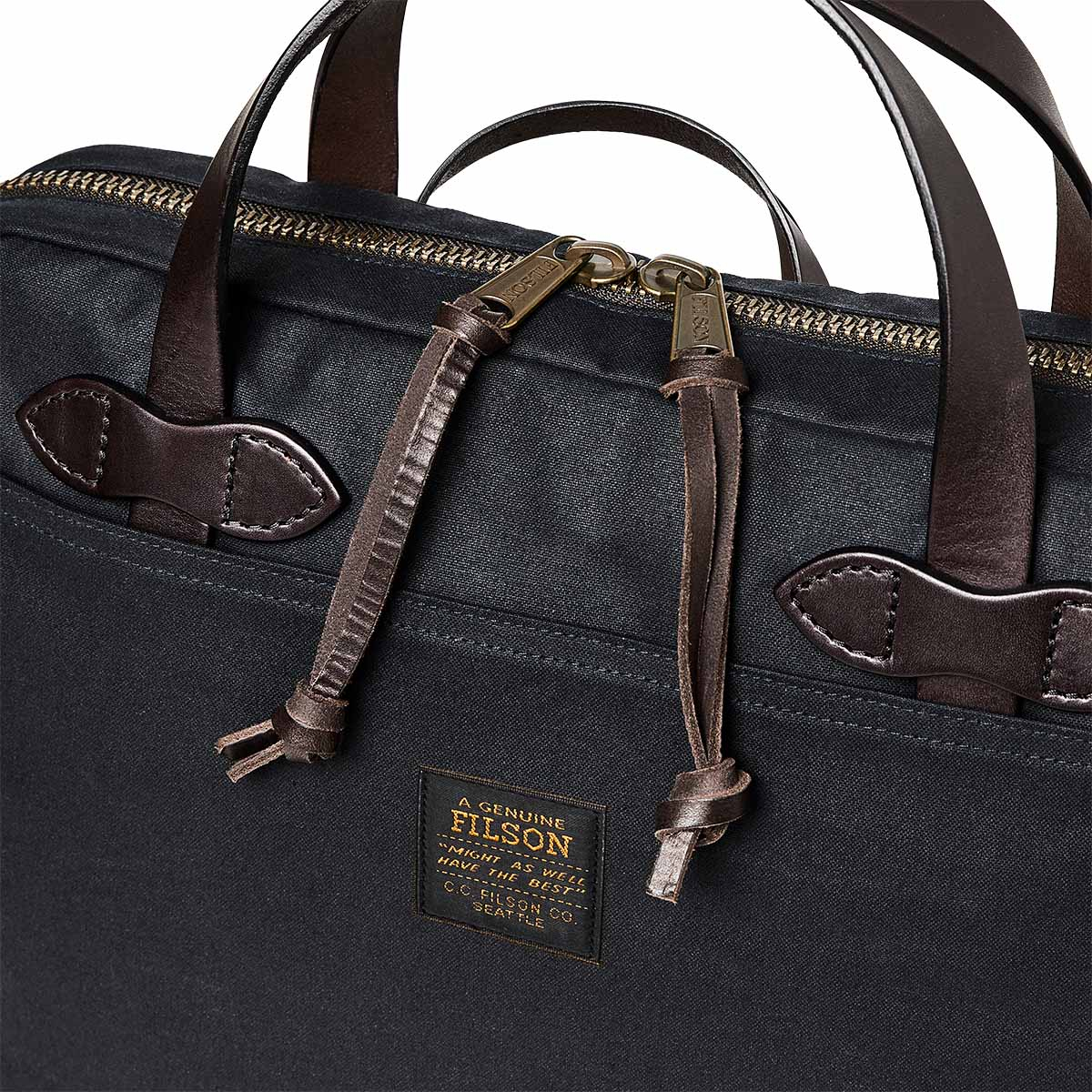 Filson Tin Cloth Compact Briefcase Navy, is uitermate geschikt voor je dagelijks trip naar kantoor