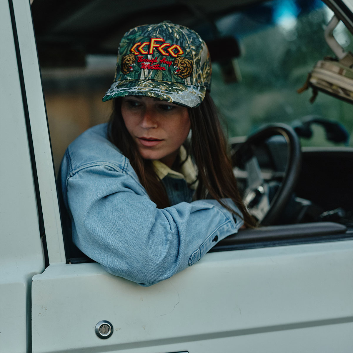 Filson Logger Cap Green Camo/Any Weather, klassieke Camo Logger Cap met voorgebogen klep voor bescherming tegen regen en schittering
