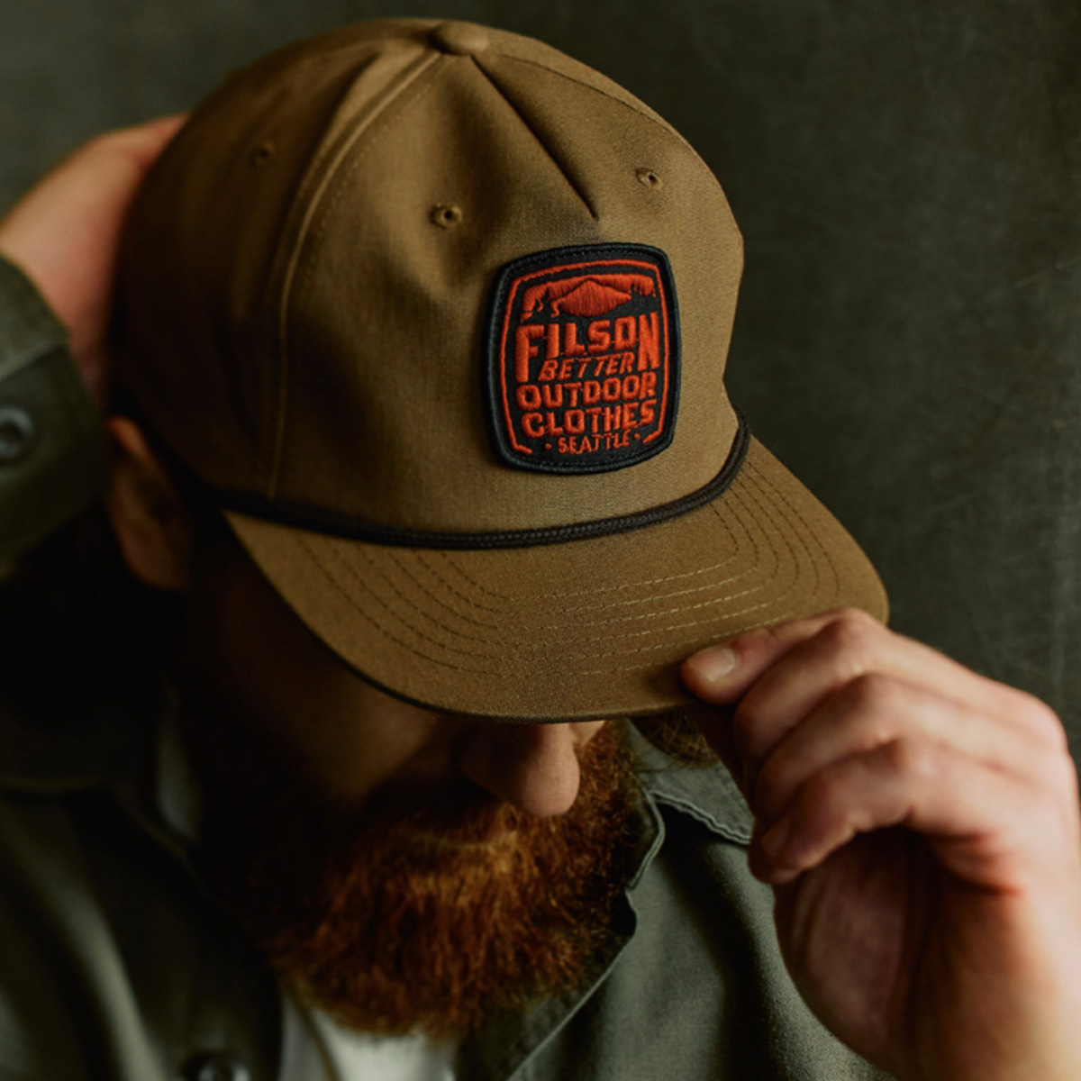 Filson Trucker Cap Light Brown/Filson, klassieke Trucker Cap met voorgebogen klep voor bescherming tegen regen en schittering