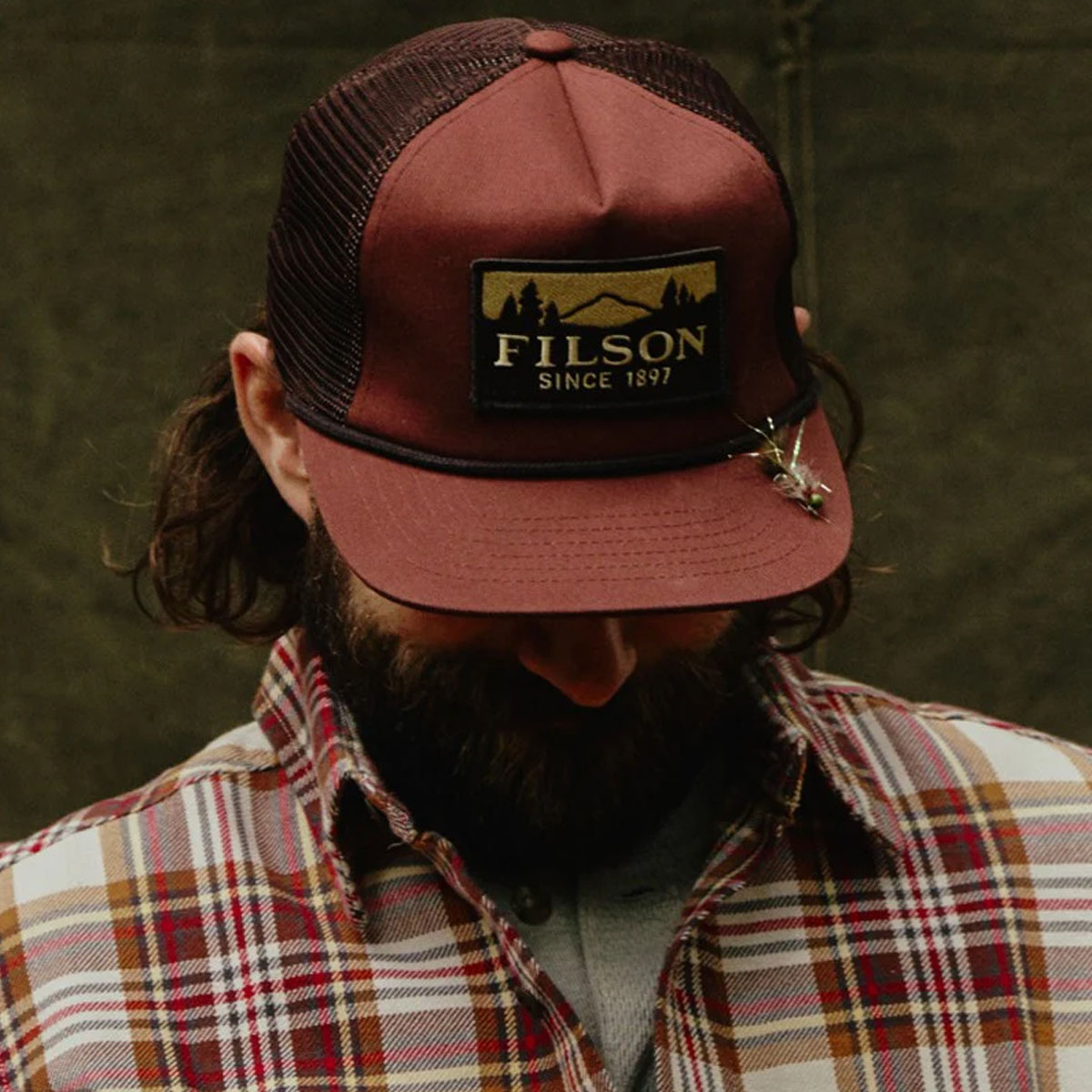 Filson Trucker Mesh Cap Redwood/Scenic, klassieke Trucker Cap met voorgebogen klep voor bescherming tegen regen en schittering
