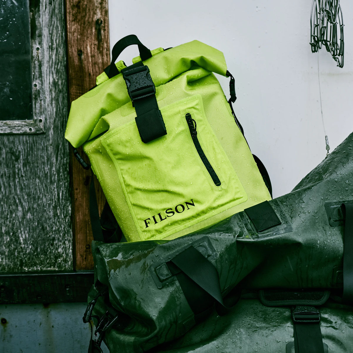 Filson Dry Backpack Laser Green, houdt je uitrusting droog in alle weersomstandigheden