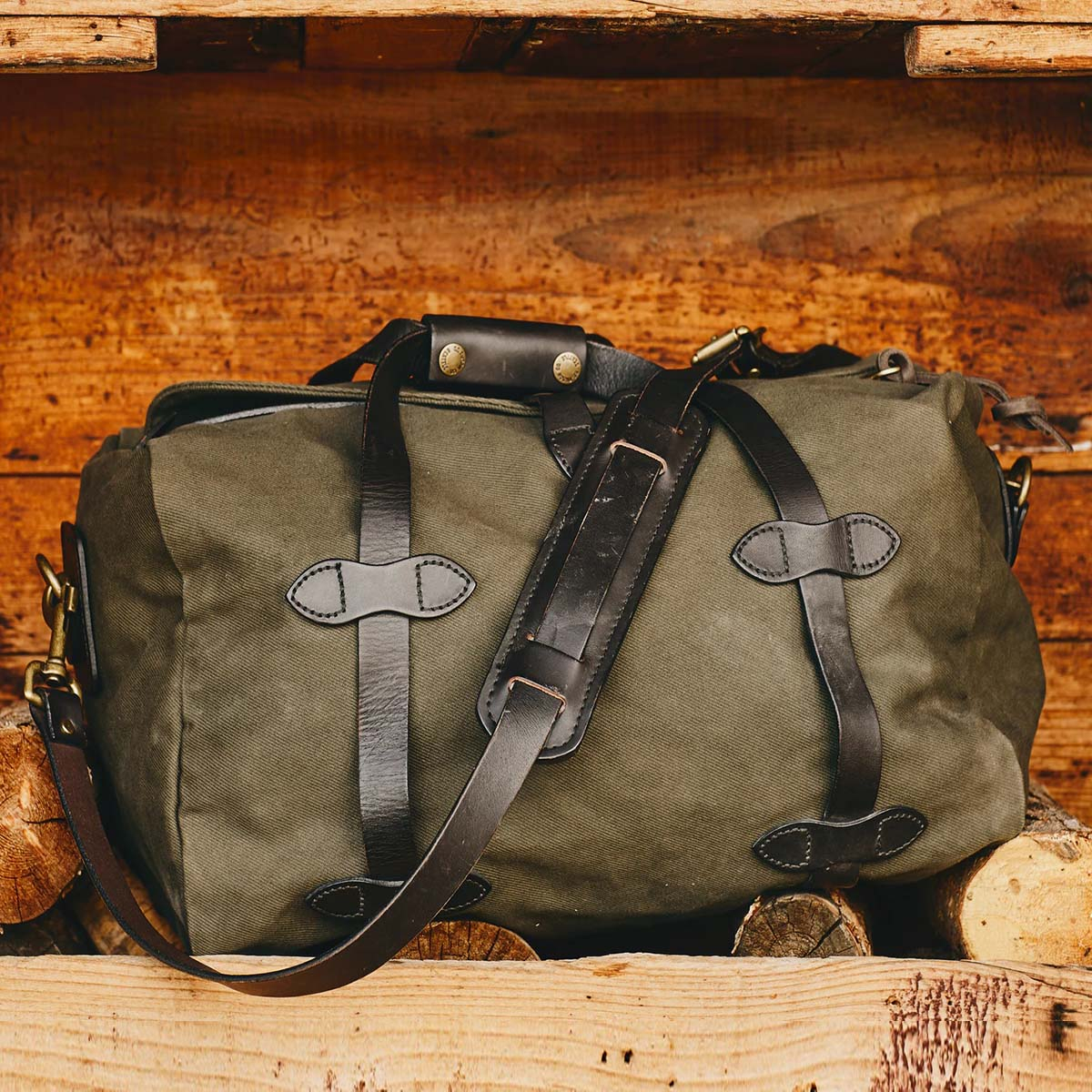 Filson Rugged Twill Duffle Bag Small Otter Green, perfect voor naar de sportschool of een weekendje weg