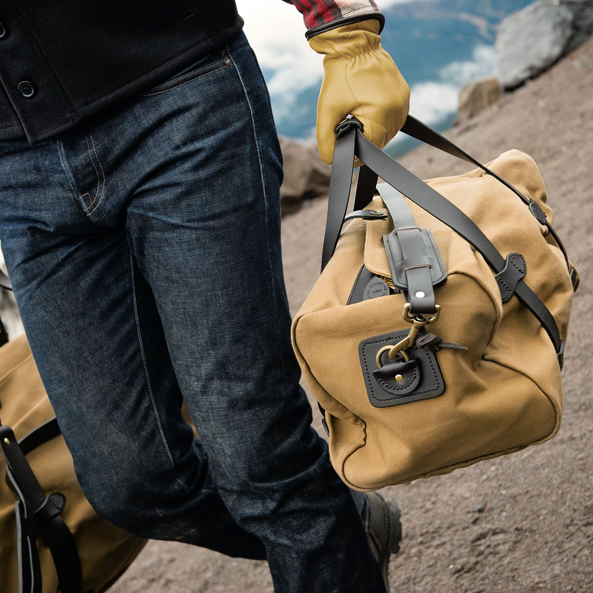 Filson Rugged Twill Duffle Bag Small Tan, ultieme reistas gemaakt voor stoere trips