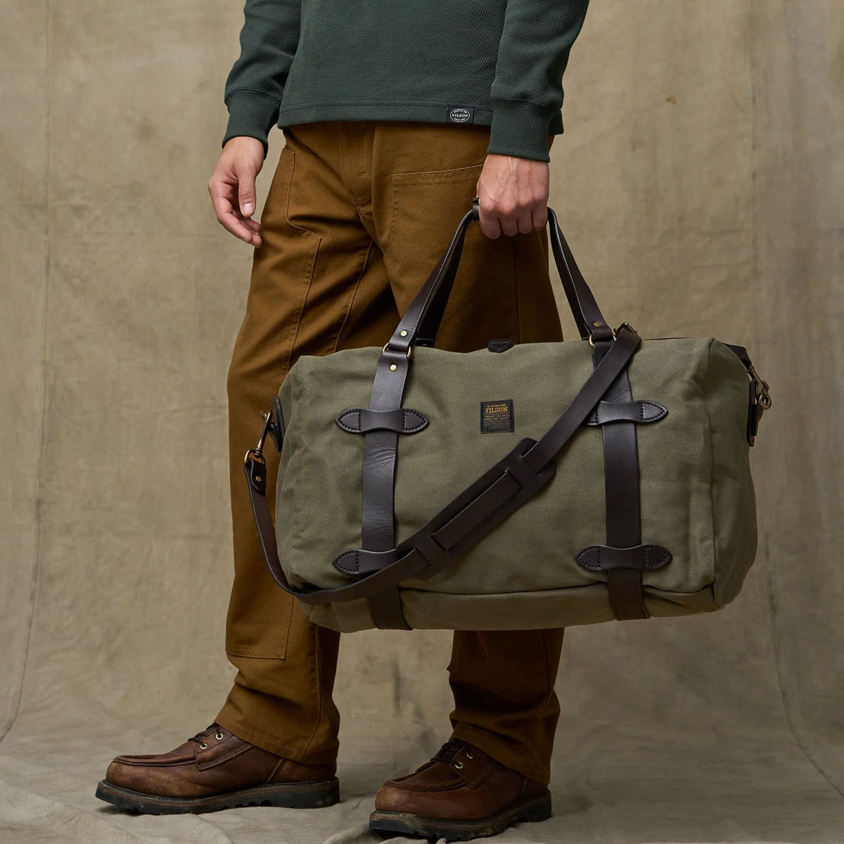 Filson Duffle Medium Otter Green, perfect voor een weekendje weg of een kleine zakenreis