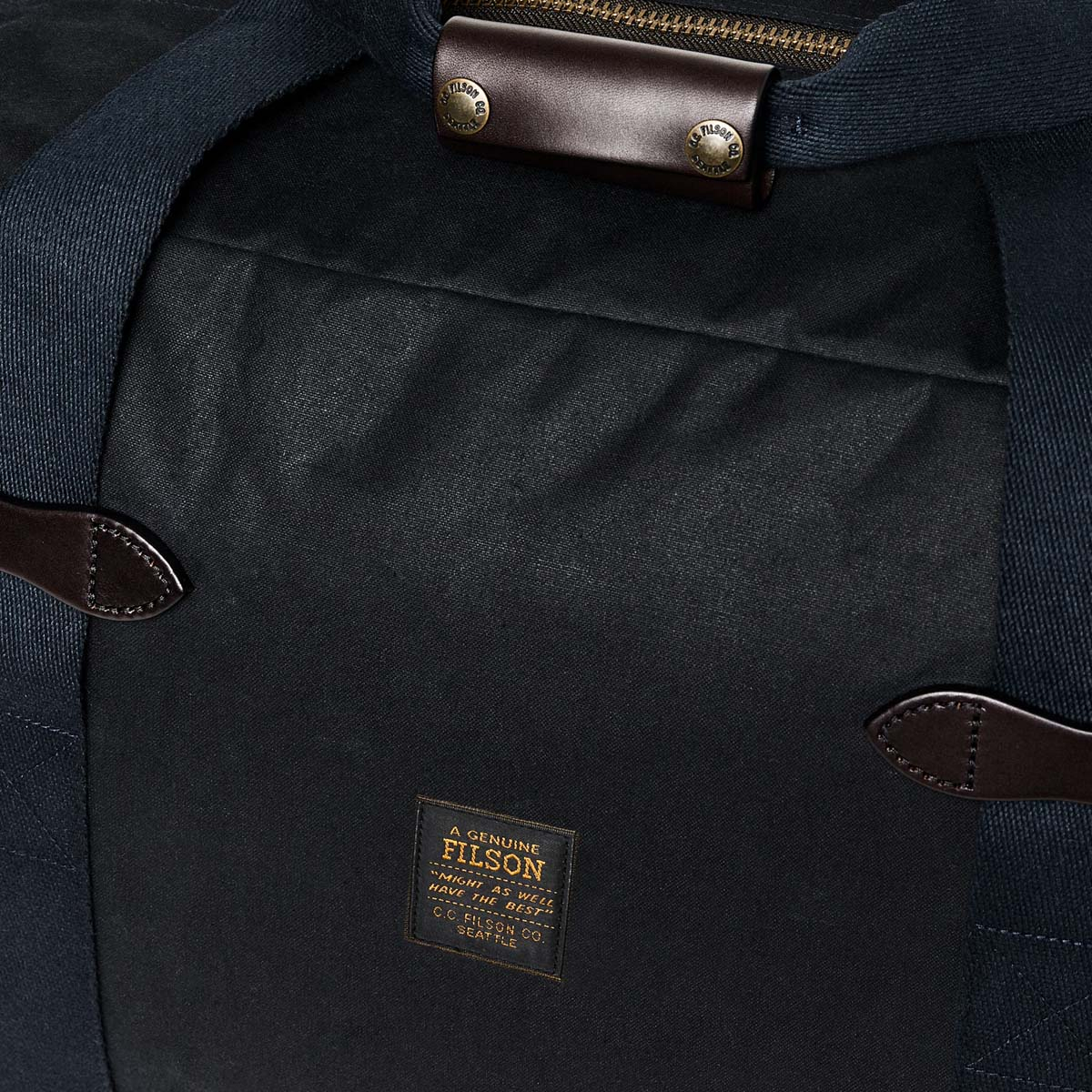 Filson Tin Cloth Small Duffle Bag Navy, een compacte reistas voor een lang weekend