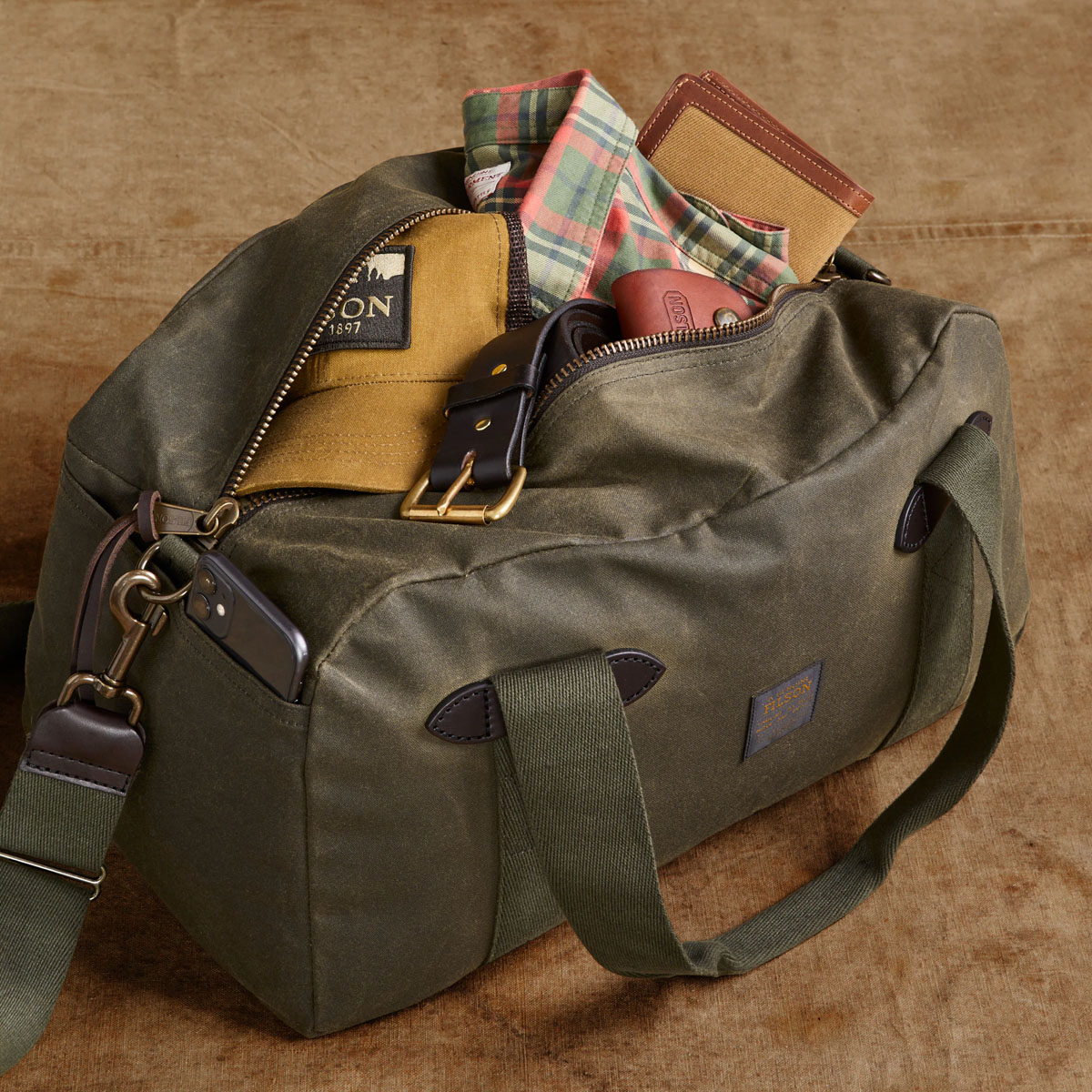 Filson Tin Cloth Small Duffle Bag Otter Green,, een compacte reistas voor een lang weekend