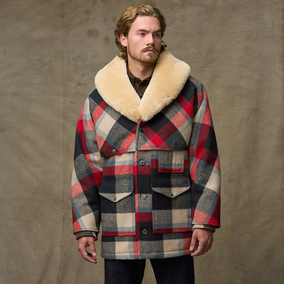 Filson Lined Mackinaw Wool Packer Coat Red/Cream/Blue Plaid, uitzonderlijk warme versie van de Filson klassieke Packer Coat