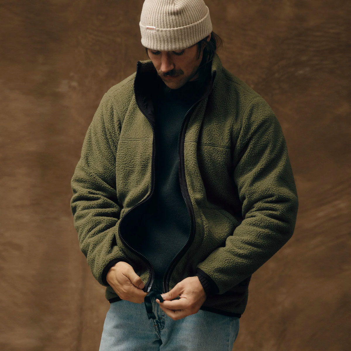 Filson Reversible Pile Fleece Jacket Dark Olive Drab, Lichtgewicht, winddicht en warm in een veelzijdig ontwerp Filson Reversible Pile Fleece Jacket Dark Olive Drab, Lichtgewicht, winddicht en warm in een veelzijdig ontwerp