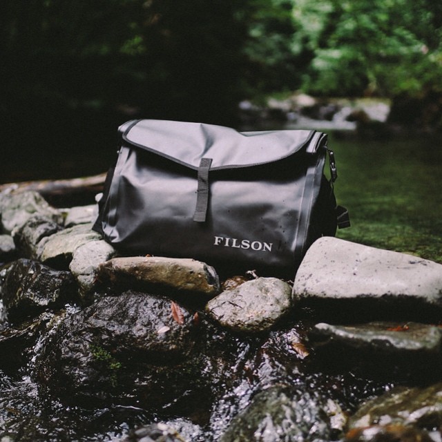 Filson Dry Messenger 70157 Black, All Terrain Dry Messenger Bag
