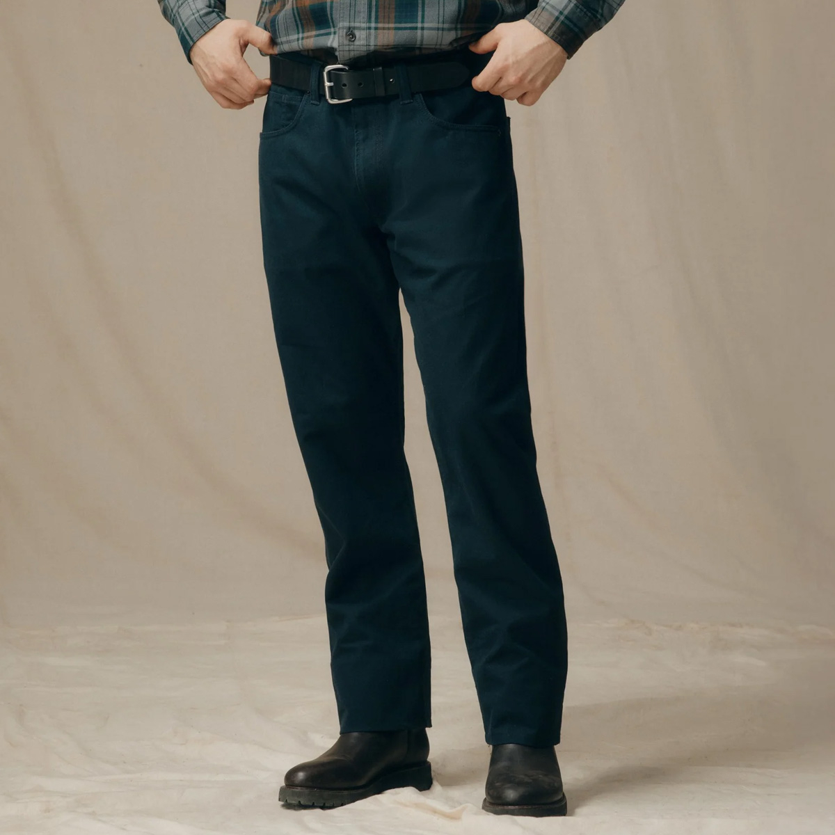 Filson Dry Tin 5 Pocket Pants Blue Mussel, Duurzame werkbroek ontworpen om de zwaarste klussen te doorstaan.