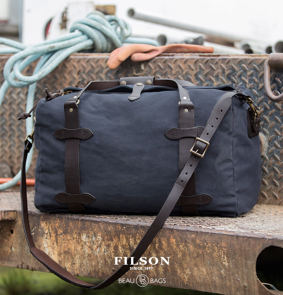 Filson Duffle Medium Navy, perfect voor een weekendje weg of een kleine zakenreis