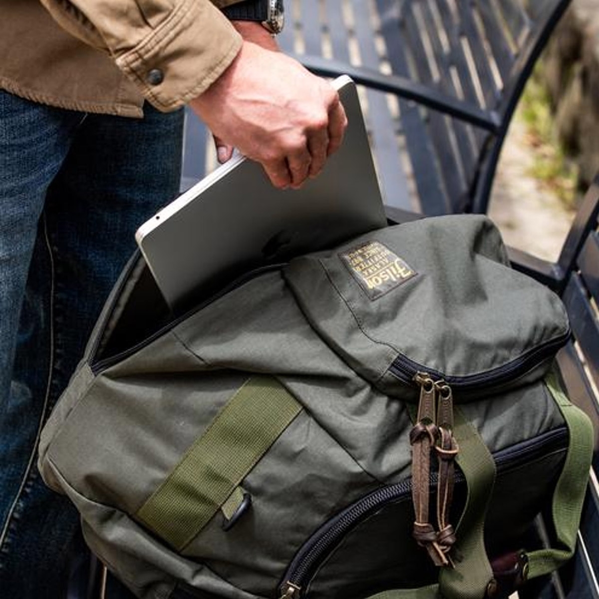 Filson Duffle Pack 20019935, versatile, strong and lightweight travel-companion