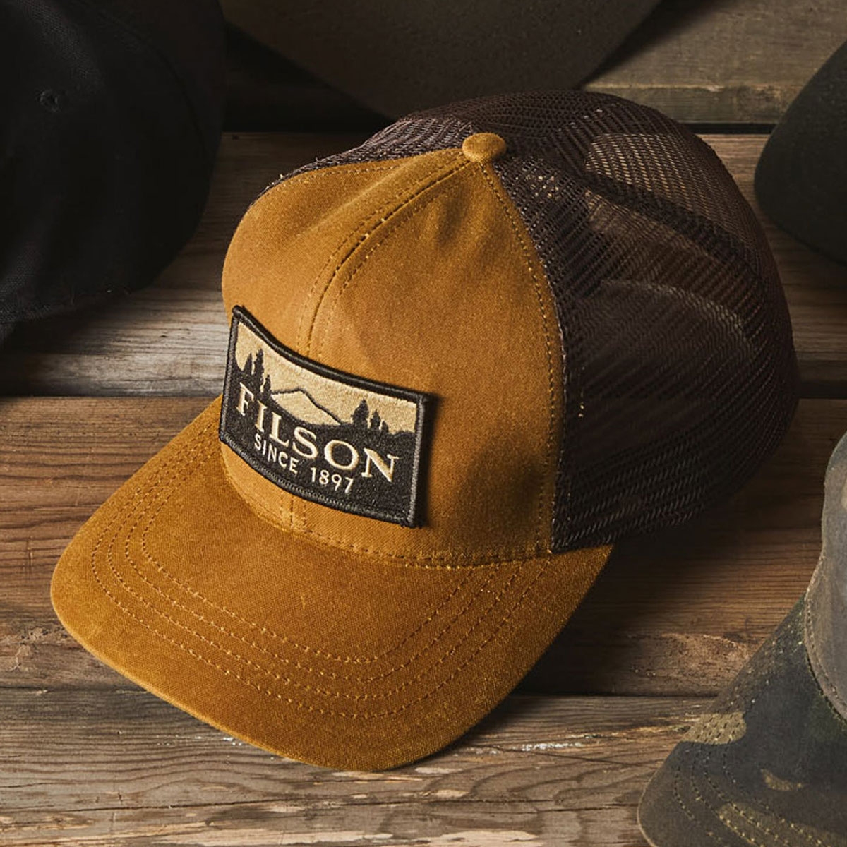 Filson Logger Mesh Cap 11030237-Dark Tan, iconische pet gemaakt van duurzaam Tin Cloth