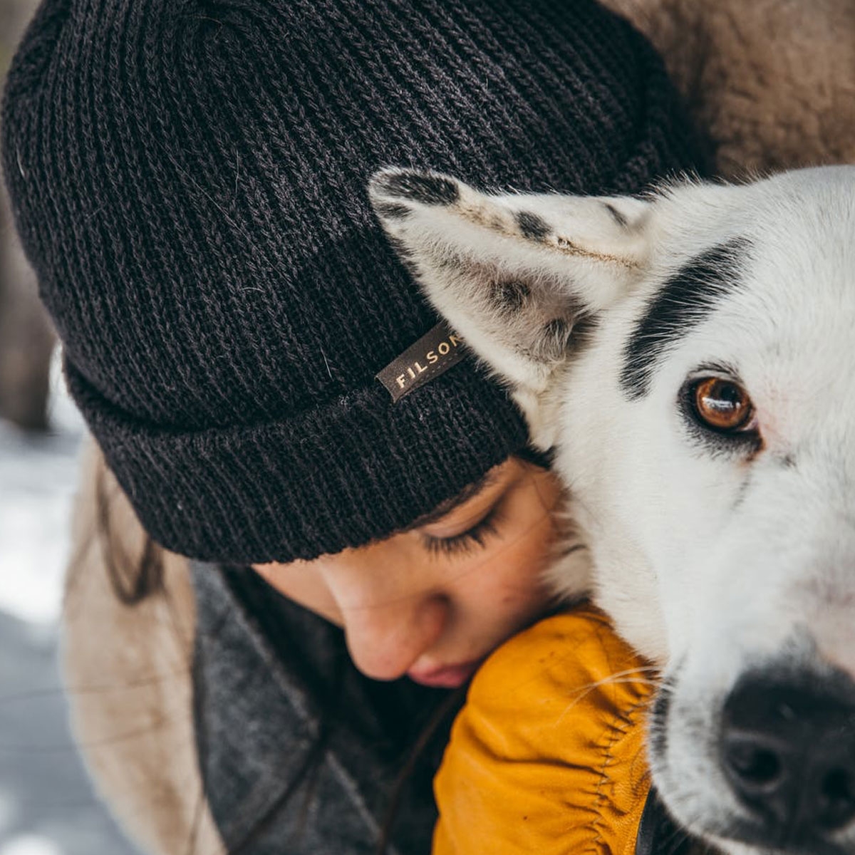 Filson Watch Cap Gray, met hond