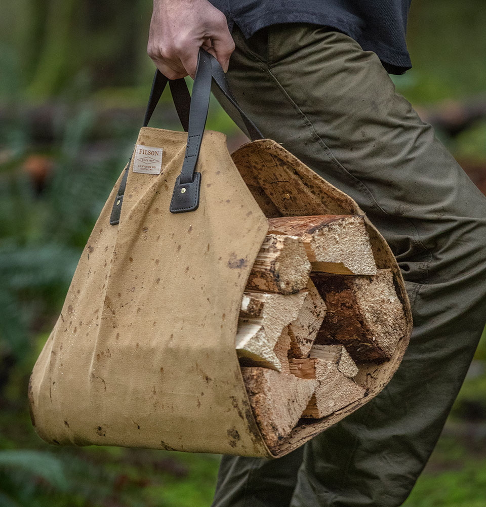 Filson Log Carrier Tan, de perfecte drager voor zware ladingen