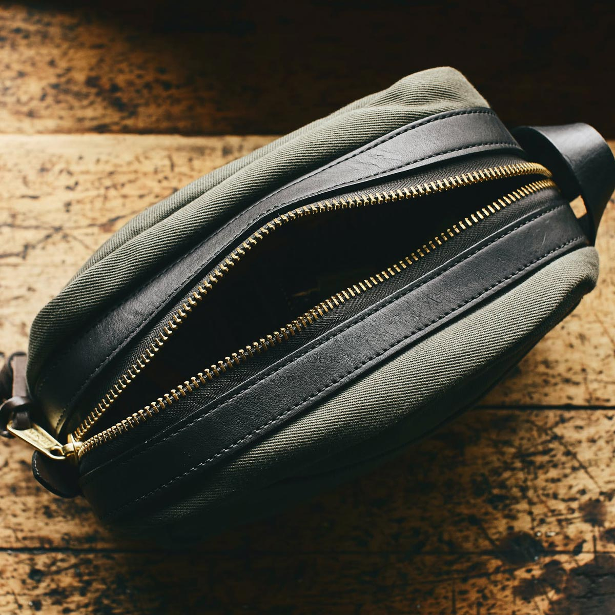 Filson Travel Kit Otter Green, stijlvolle travel-kit voor iedere trip die jij gaat maken