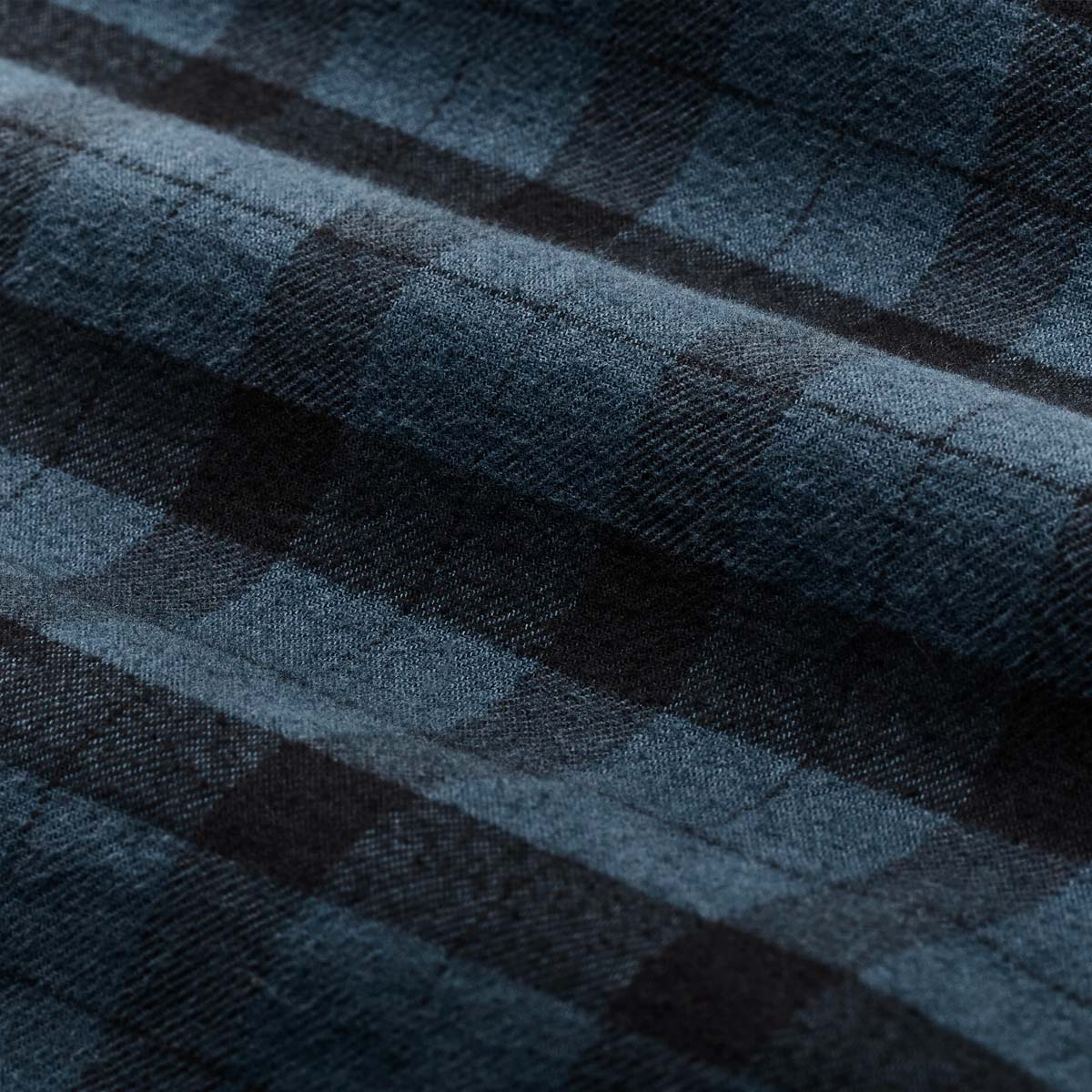 Filson Alaskan Guide Shirt Midnight/Black, 8-oz. Cotton Flannel
