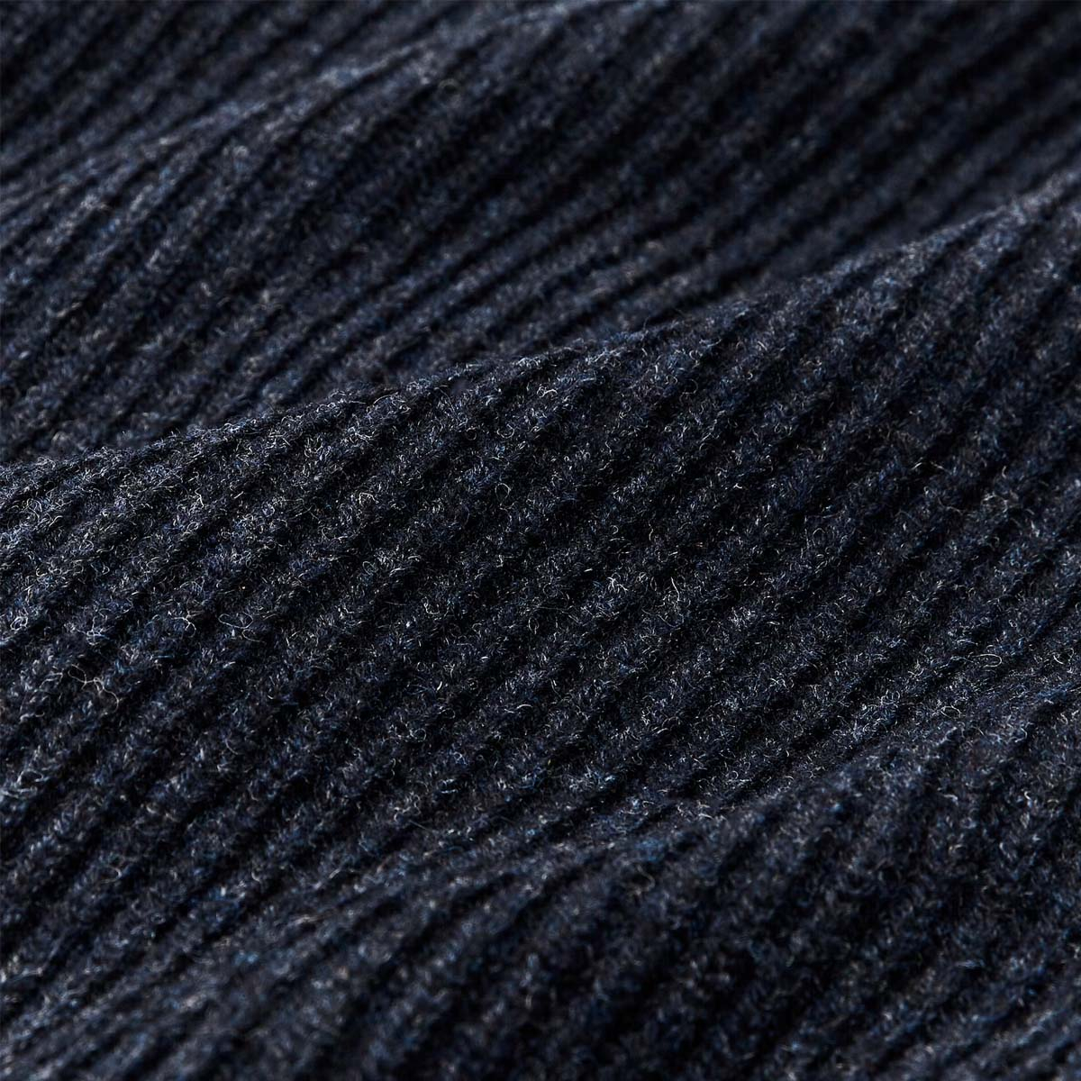 Filson Irish Wool 5 Gauge Sweater Blue/Green Melange, is gemaakt in Italië met 100% Irish wol