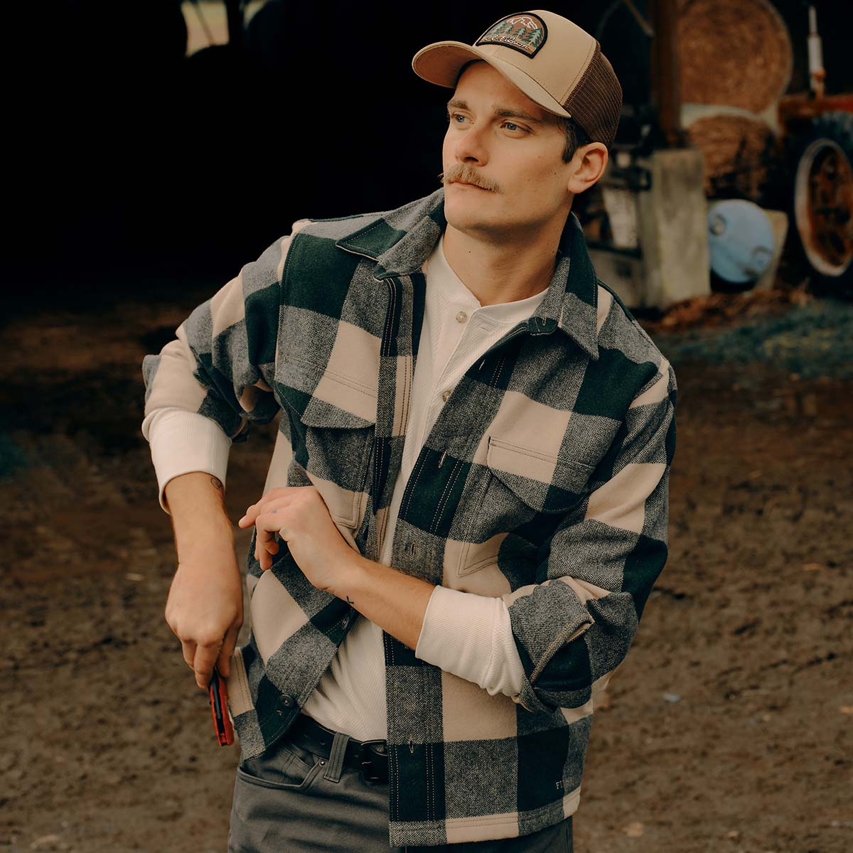 Filson Wool Jac-Shirt Pine/Beige Check, Veelzijdige warmte: een warm overhemd gemaakt van 100% wol