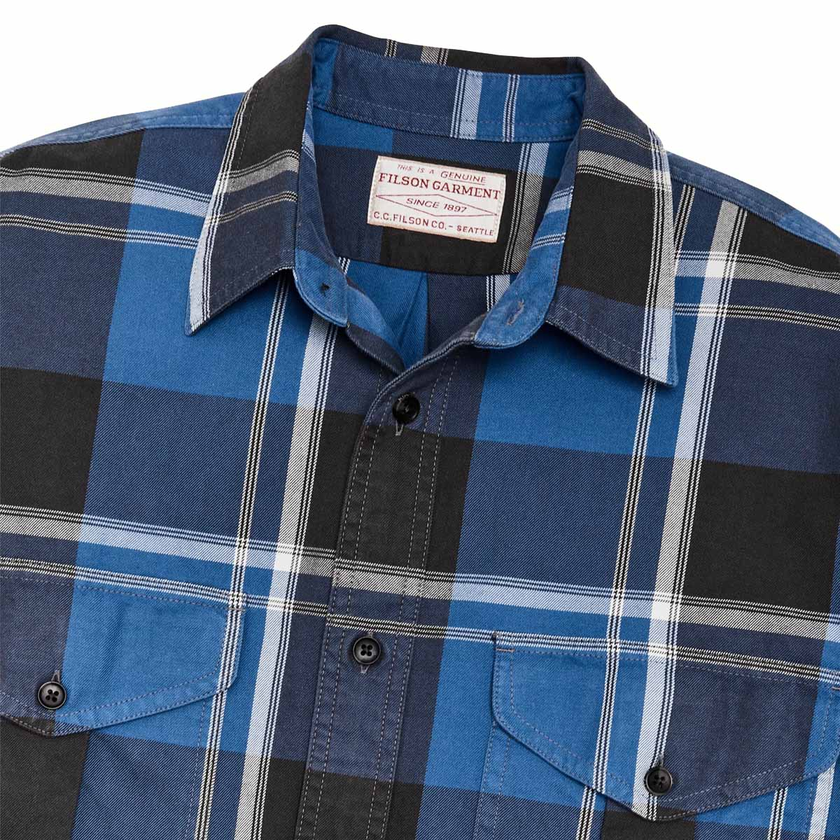 Filson Lightweight Alaskan Guide Shirt Blue/Faded Black/White Plaid, detail