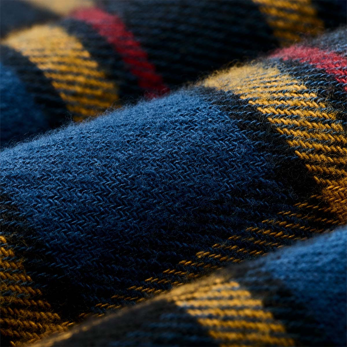 Filson The Rangeland Flannel Shirt Blue/Yellow/Multi Plaid, gemaakt van ultrazachte 5.5-oz. katoenen flanel – zacht voor de huid