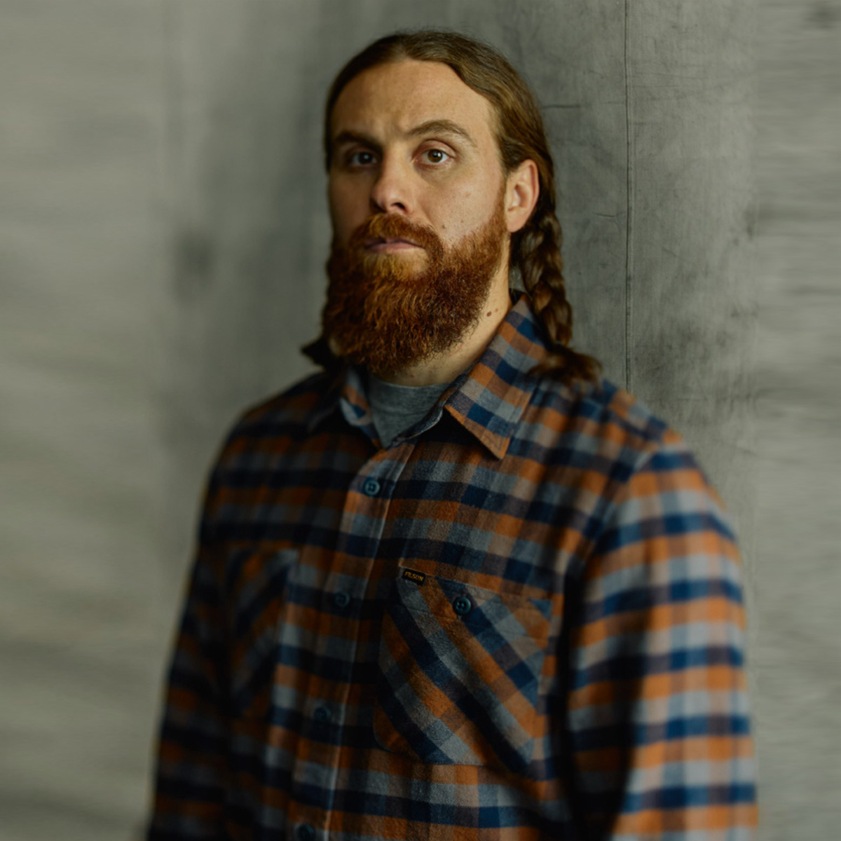 Filson The Rangeland Flannel Shirt Navy/Orange/Multi Check, een nieuw middelzwaar shirt van ultrazachte katoenen flanel