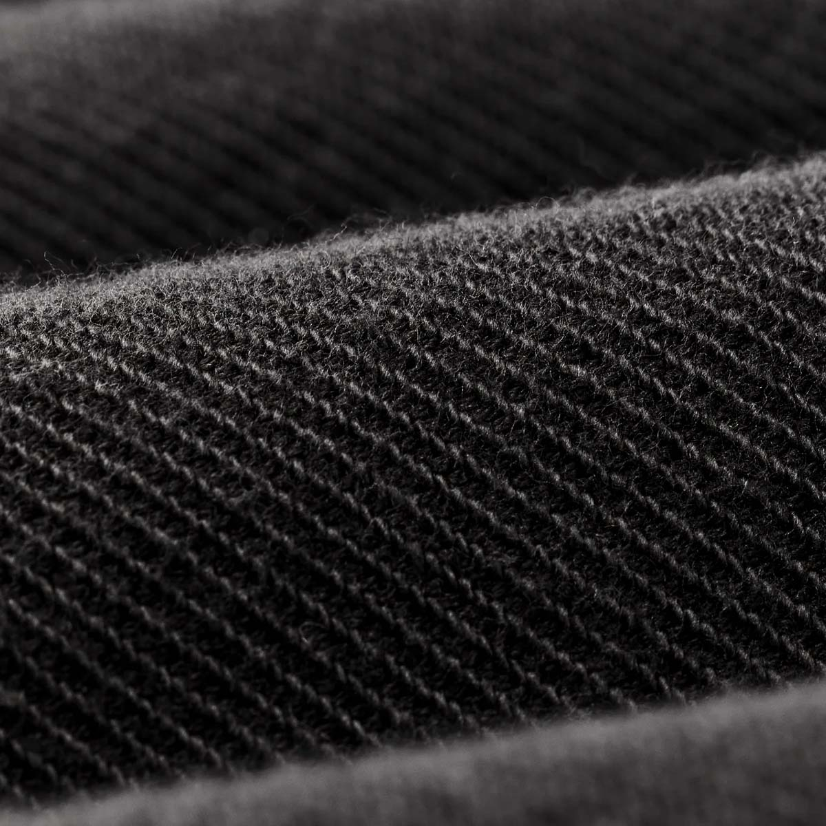 Filson Vintage Flannel Work Shirt Charcoal, gemaakt van dik en ademend katoenflanel, ideaal voor koud weer