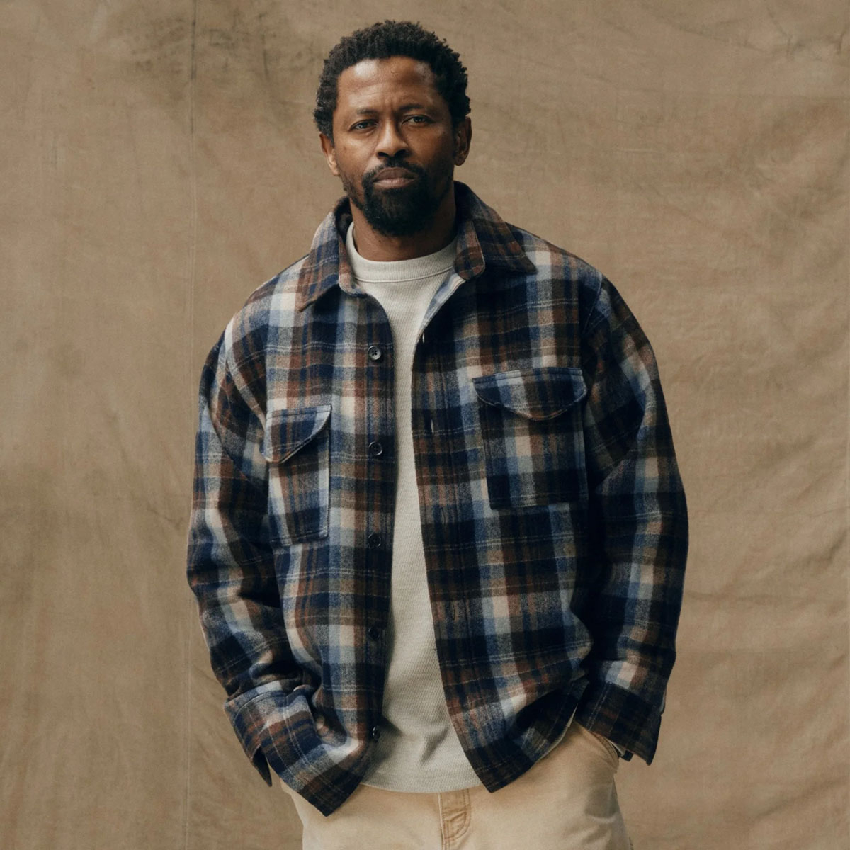 Filson Wool Jac-Shirt Brown/Light Blue Multi Plaid, Veelzijdige warmte: een warm overhemd gemaakt van 100% wol Filson Wool Jac-Shirt Brown/Light Blue Multi Plaid, Veelzijdige warmte: een warm overhemd gemaakt van 100% wol