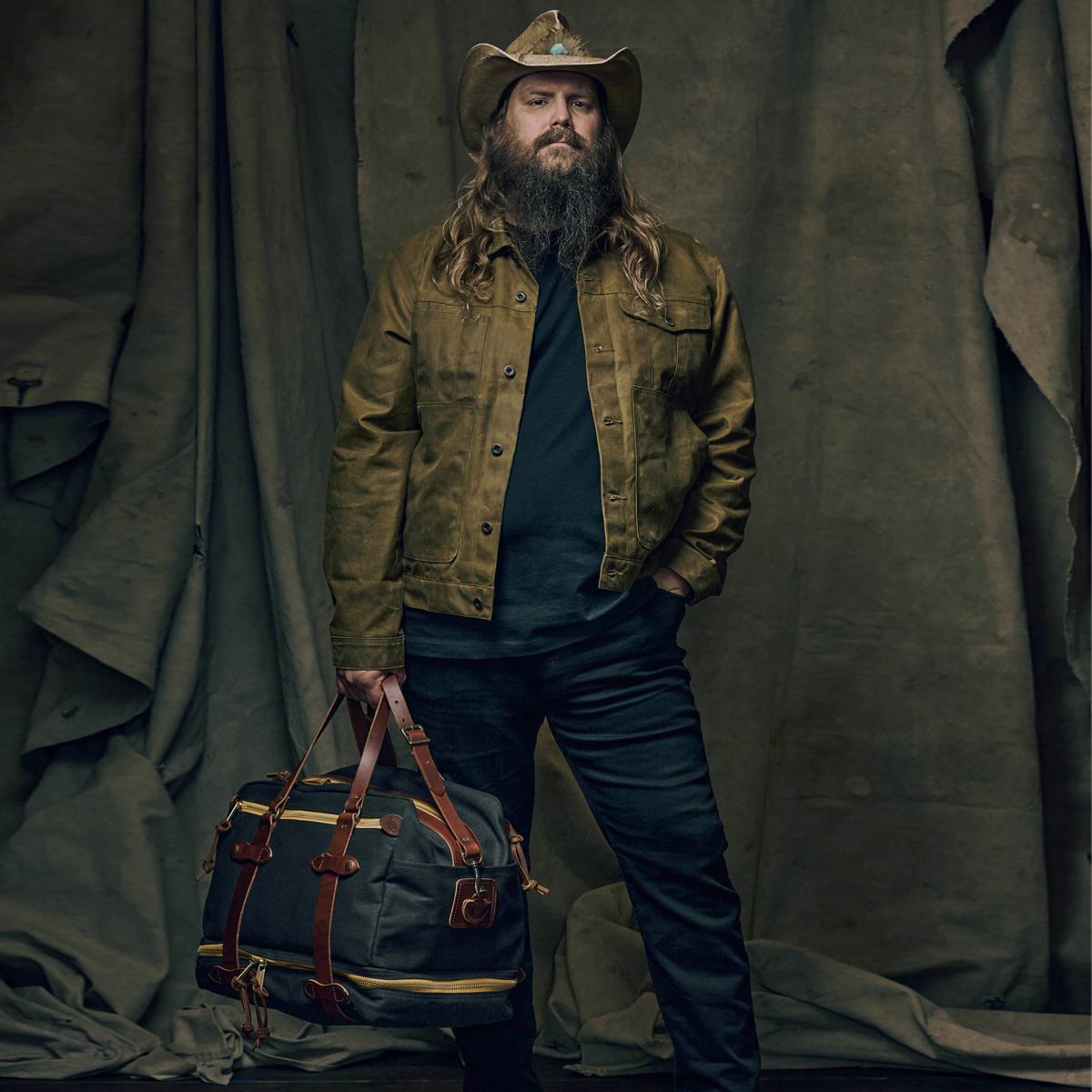 Filson Traveller Outfitter Bag Stapleton Cinder, een opnieuw ontworpen tas in samenwerking met Chris Stapleton