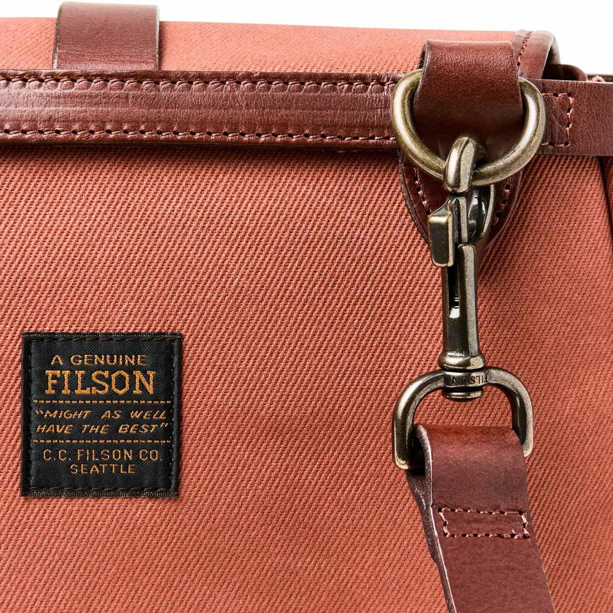 Filson Rugged Twill XS Field Bag Light Rust, gemaakt voor vrouwen die van stijl en kwaliteit houden