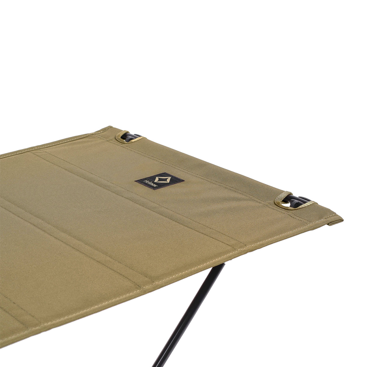 Helinox Tactical Table Regular Coyote Tan fabric, bluesign®-gecertificeerd en gerecycled 600D polyester