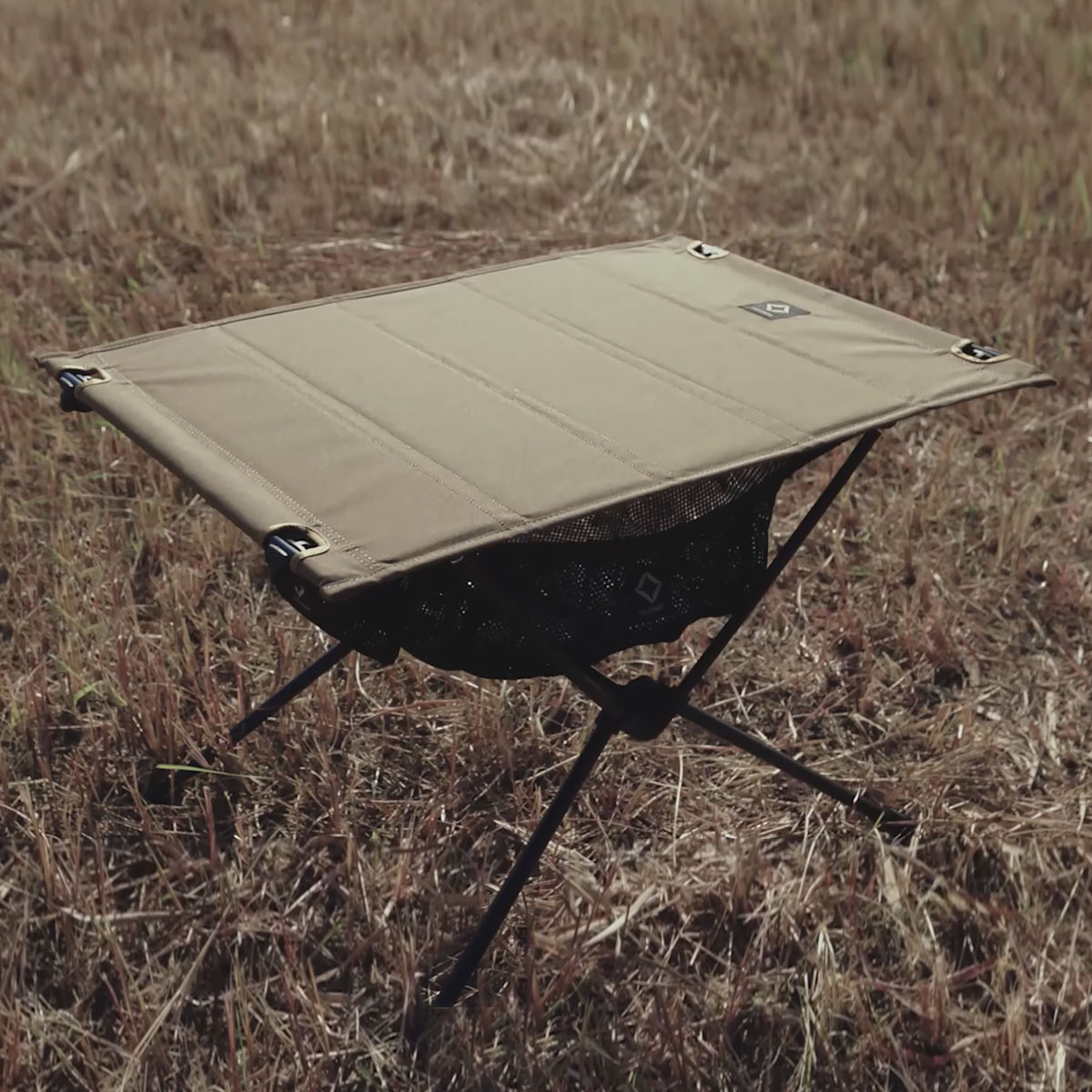 Helinox Tactical Table Regular Coyote Tan, draagbare, lichtgewicht camping tafel