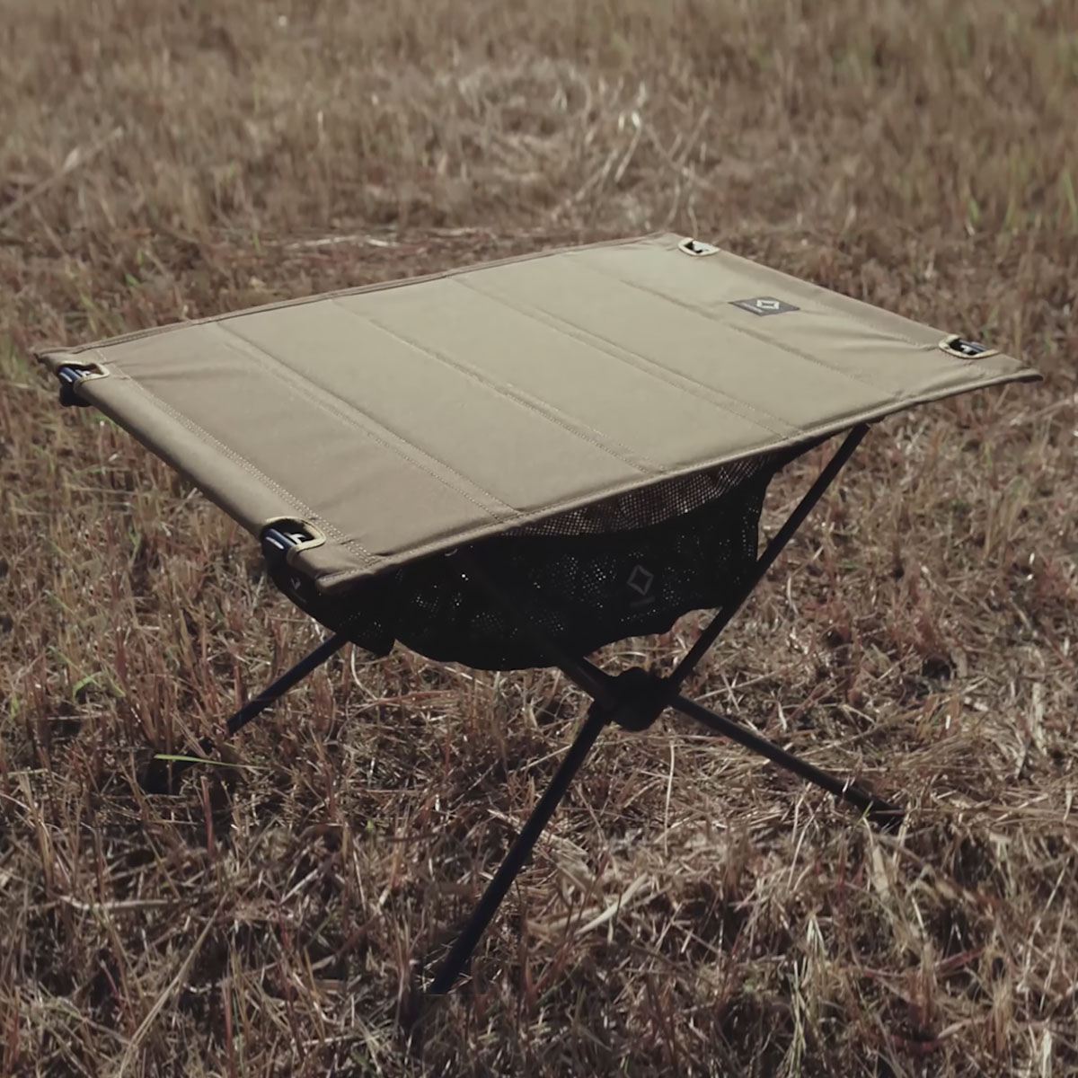 Helinox Tactical Table Regular Coyote Tan, draagbare, lichtgewicht camping tafel