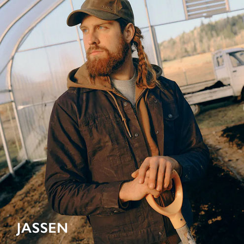 Bij BeauBags vind je een stijlvolle selectie van jassen van topmerken zoals Filson, Barbour en Pendleton