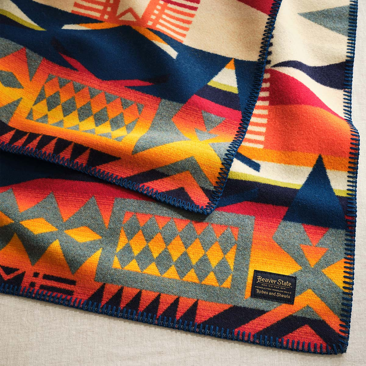 Pendleton Jacquard Unnapped Robe Fire Legend Sunset, perfecte deken voor kille nachten