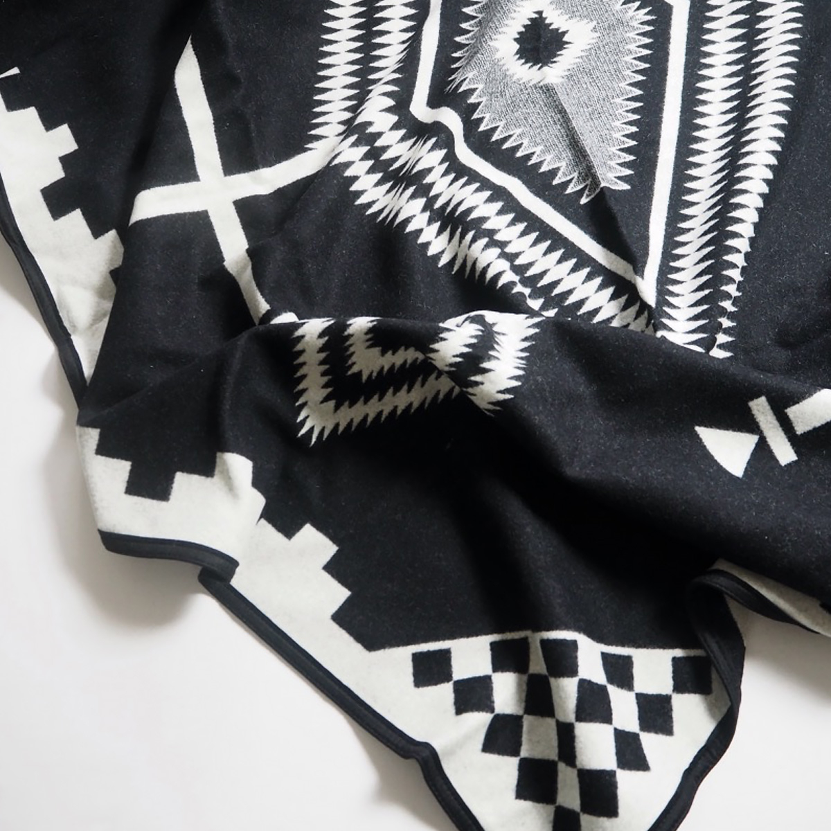 Pendleton Jacquard Unnapped Robe Los Ojos, perfecte deken voor kille nachten