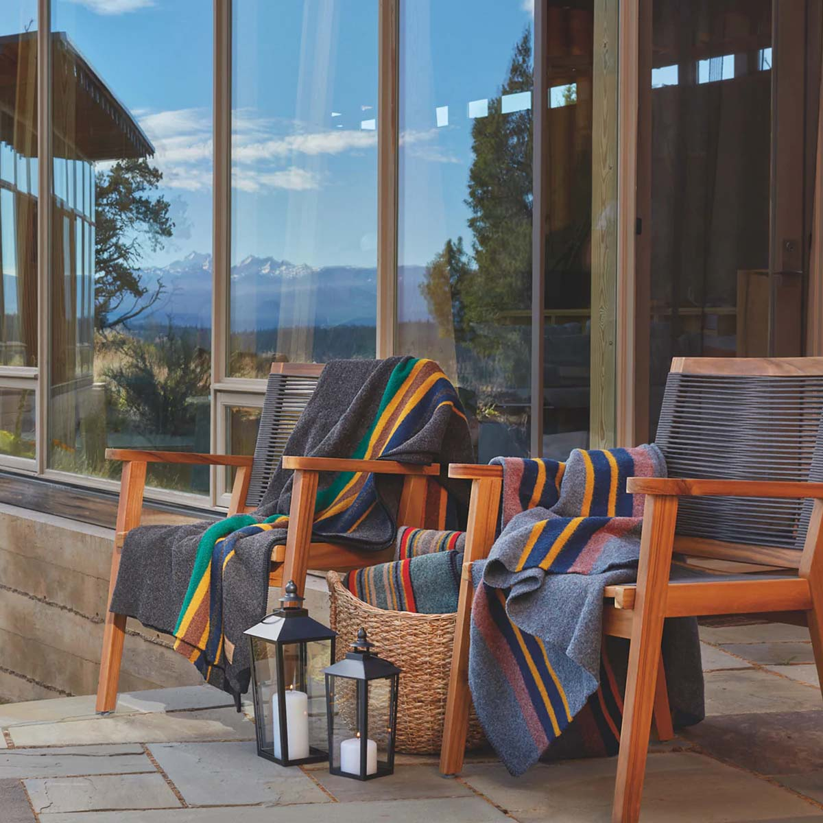 Pendleton Yakima Camp Blanket Throw perfect voor picknicks, kamperen of lekker binnen zitten