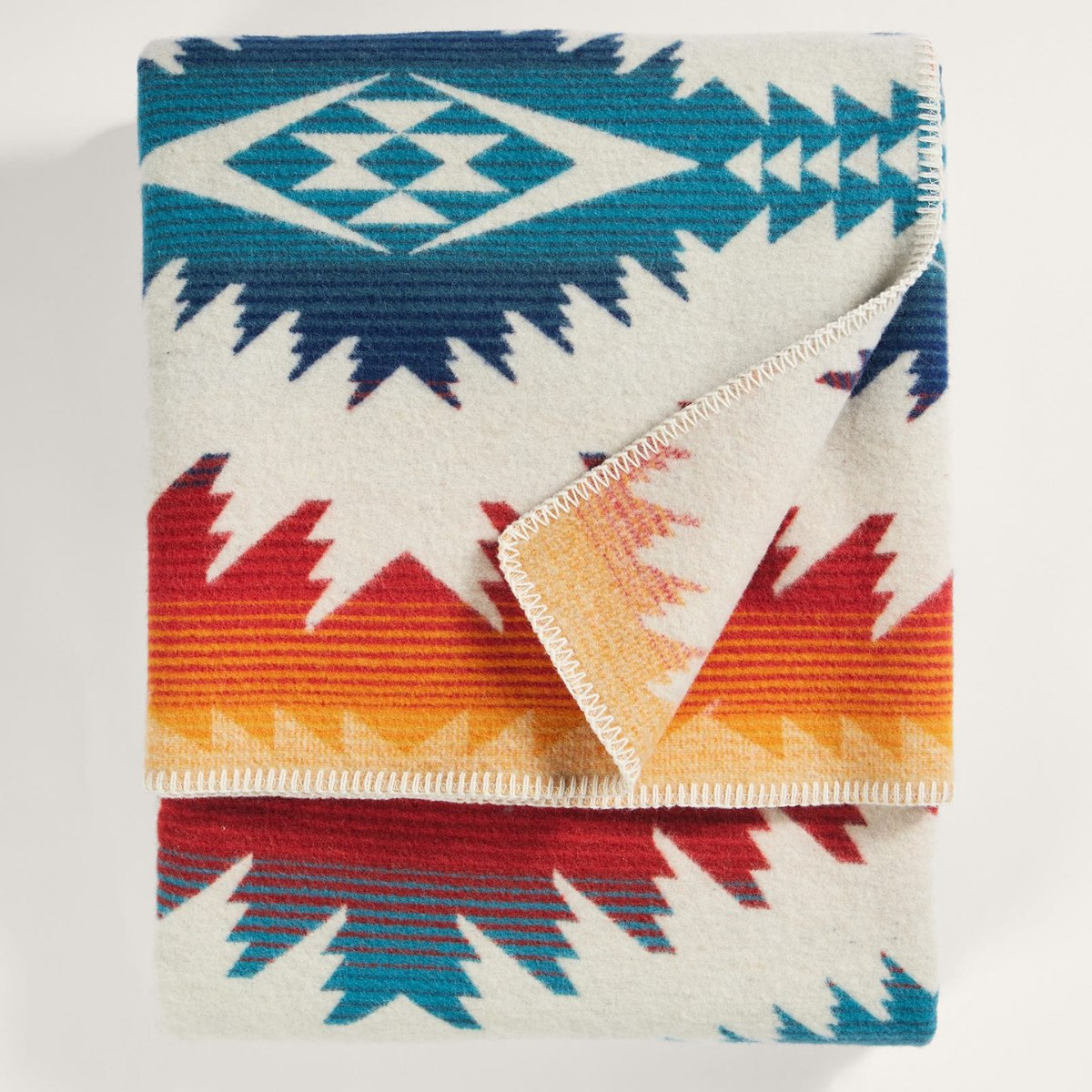 Pendleton Jacquard Napped Robes Collection, blankets perfect fordrape over a bed, for picnics, camping or curling up indoors