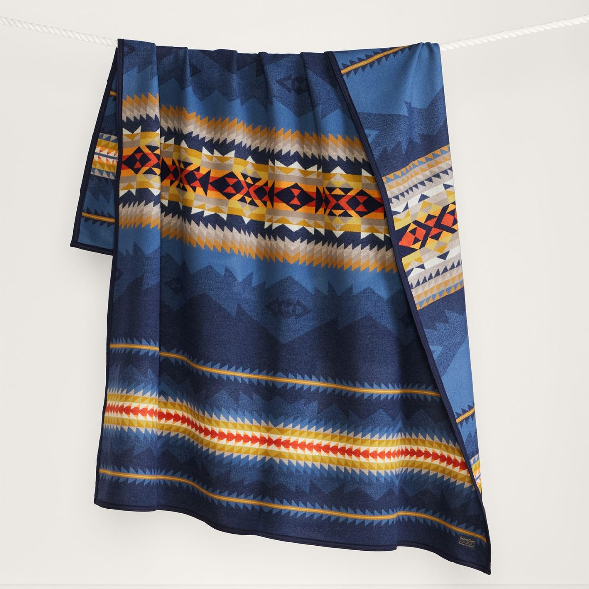 Pendleton Jacquard Unnapped Blanket Robe Cascadia, perfecte deken voor frisse avonden