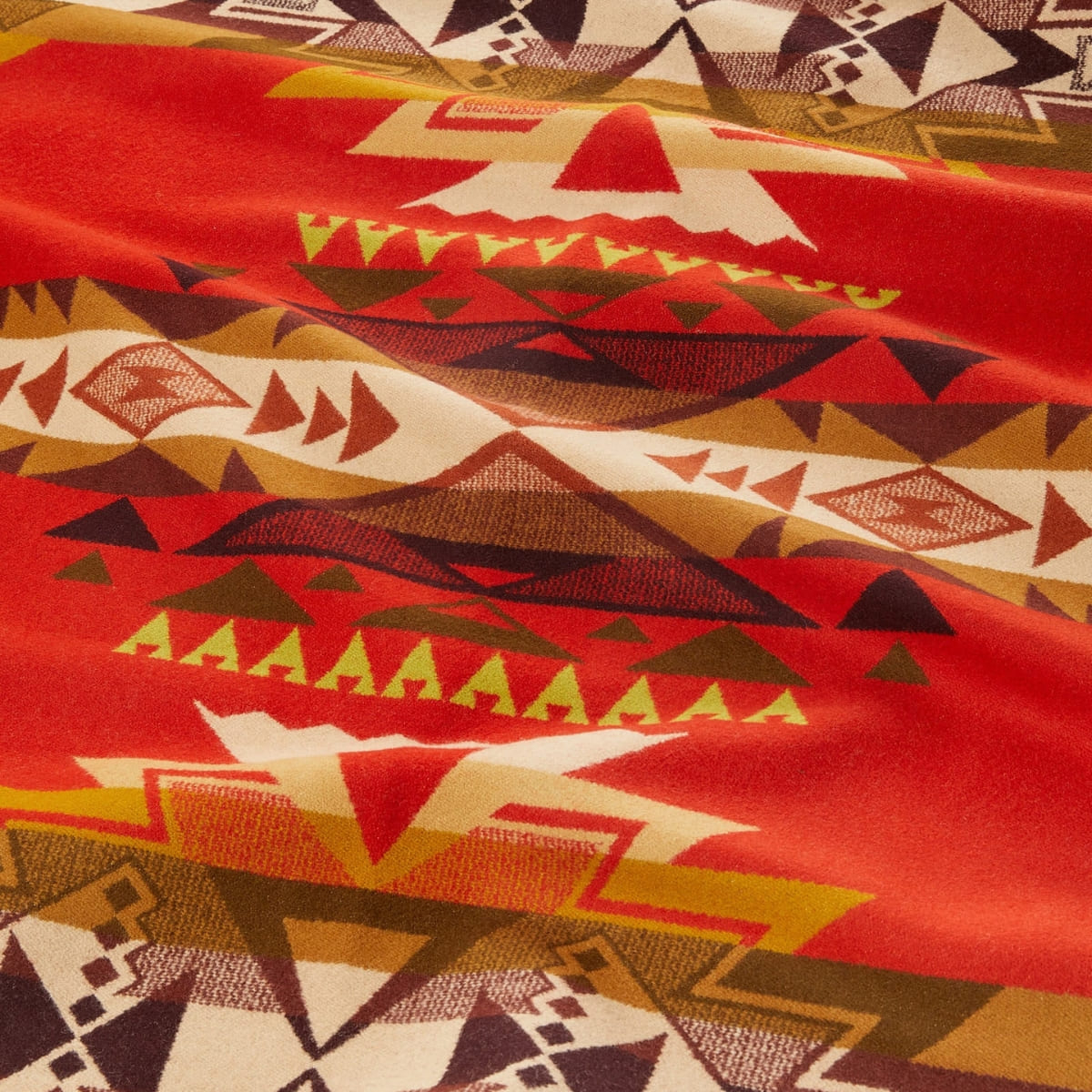 Pendleton Jacquard Unnapped Blanket Robe Highland Peak Red, Limited Edition prachtige kwaliteitsdeken.